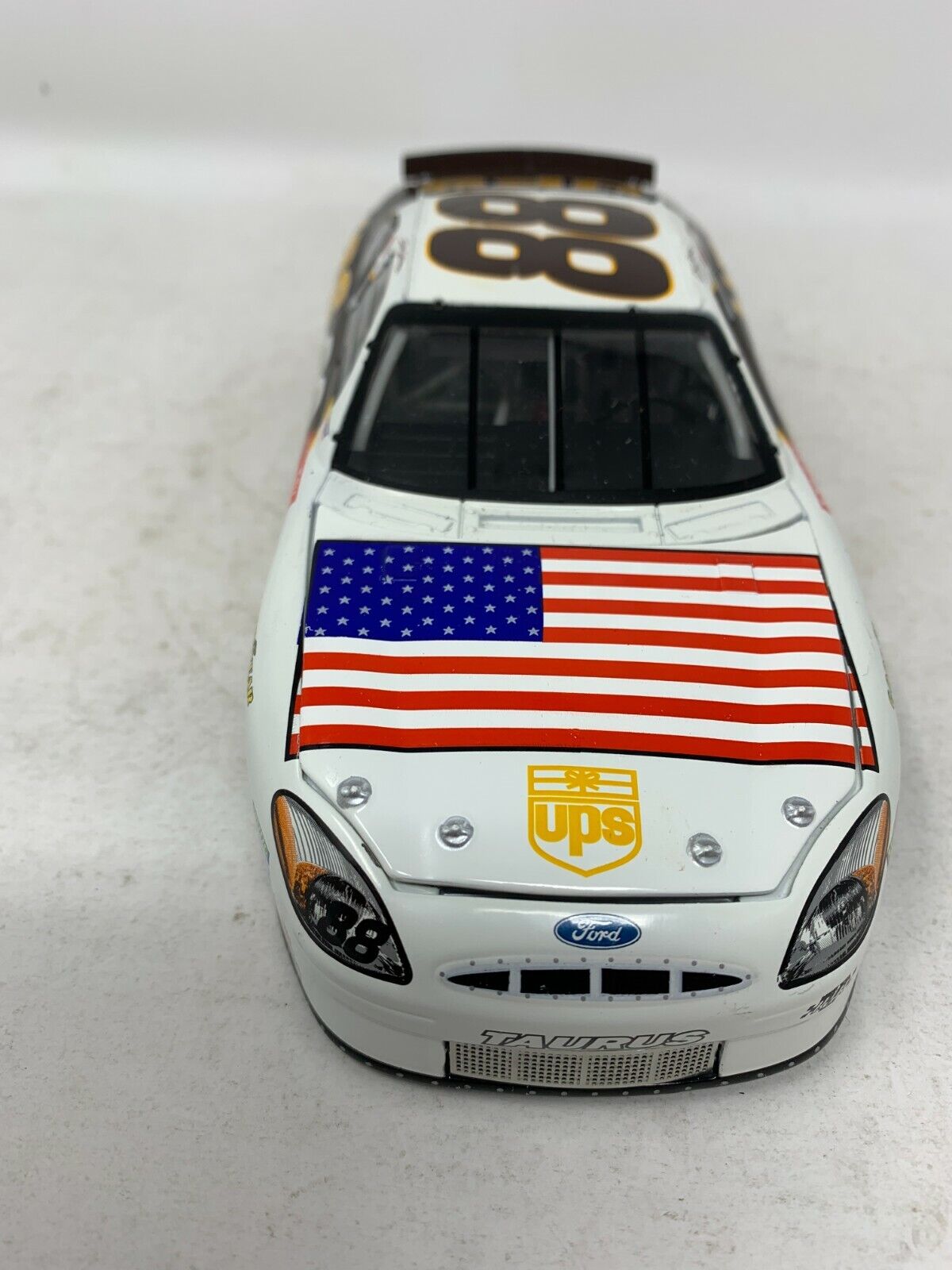 Action Nascar #88 Dale Jarrett UPS 2001 Ford Taurus 1:24 Diecast