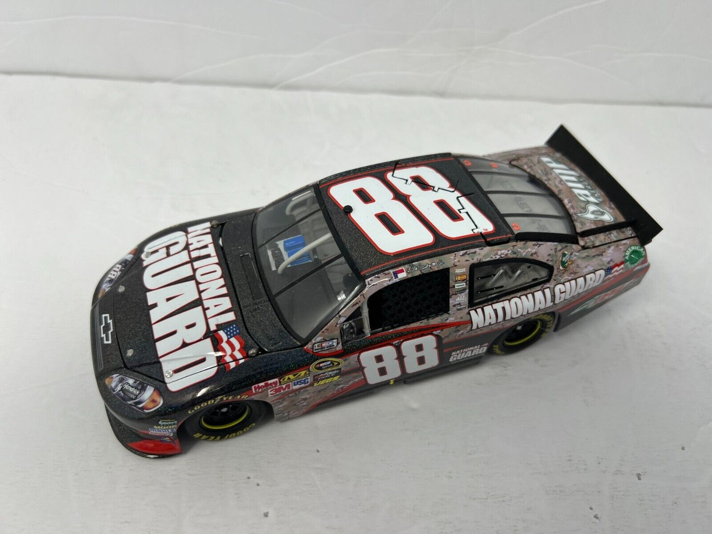 Lionel Racing Nascar #88 Dale Earnhardt Jr. National Guard Flashcoat 1:24 Diecast