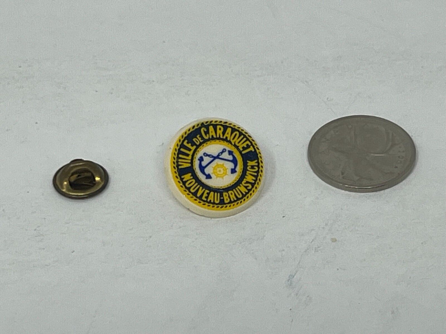Ville de Caraquet New Brunswick Souvenir Cities & States Lapel Pin SP3
