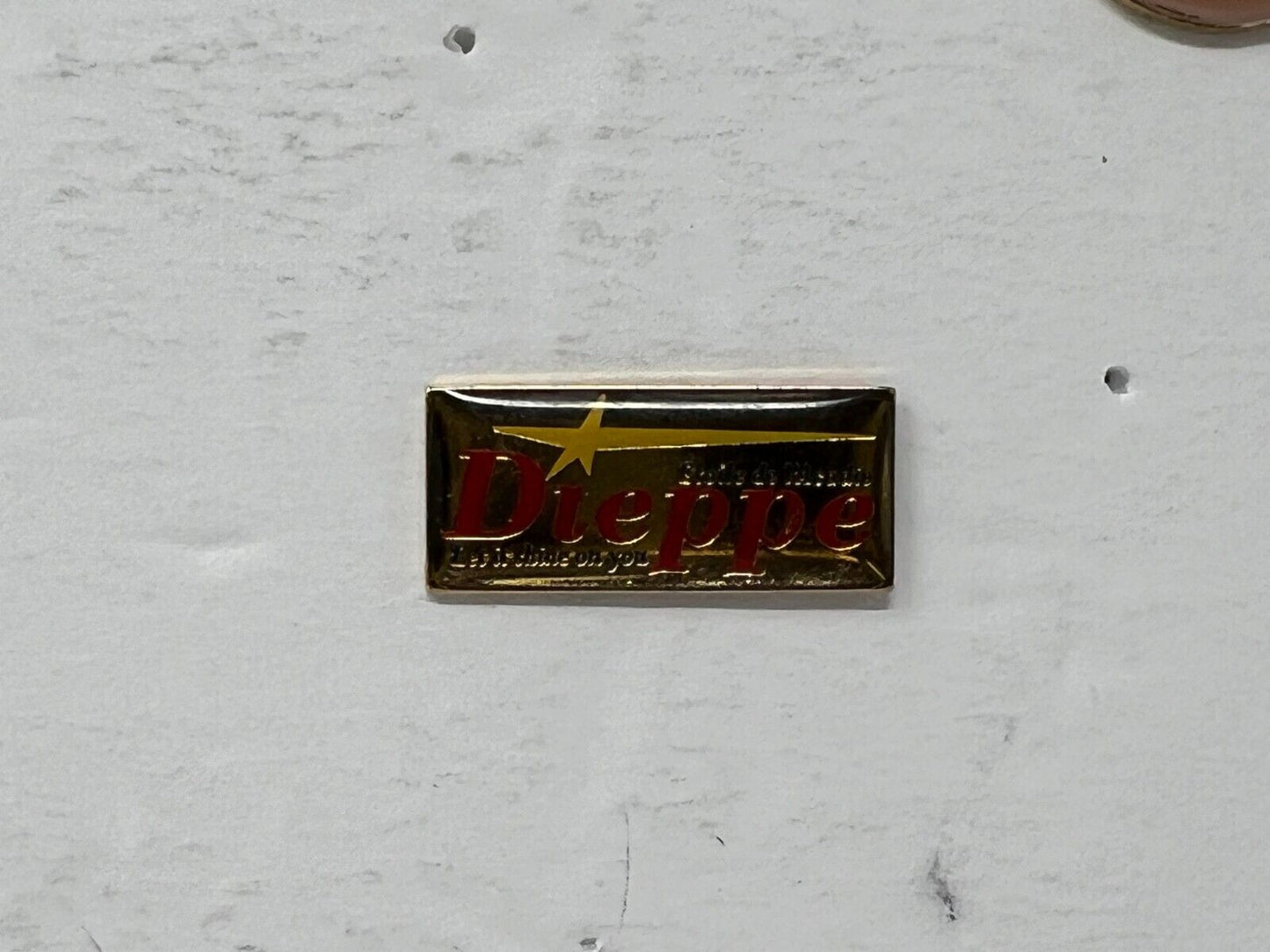 Town of Dieppe Souvenir Cities & States Lapel Pin SP6 V9
