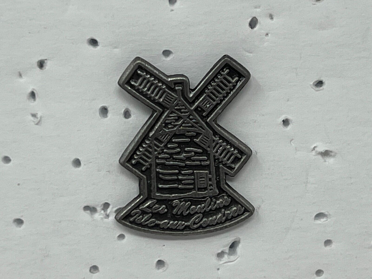 Les Moulins de l'Isle-Aux-Coudres Attractions Lapel Pin P2