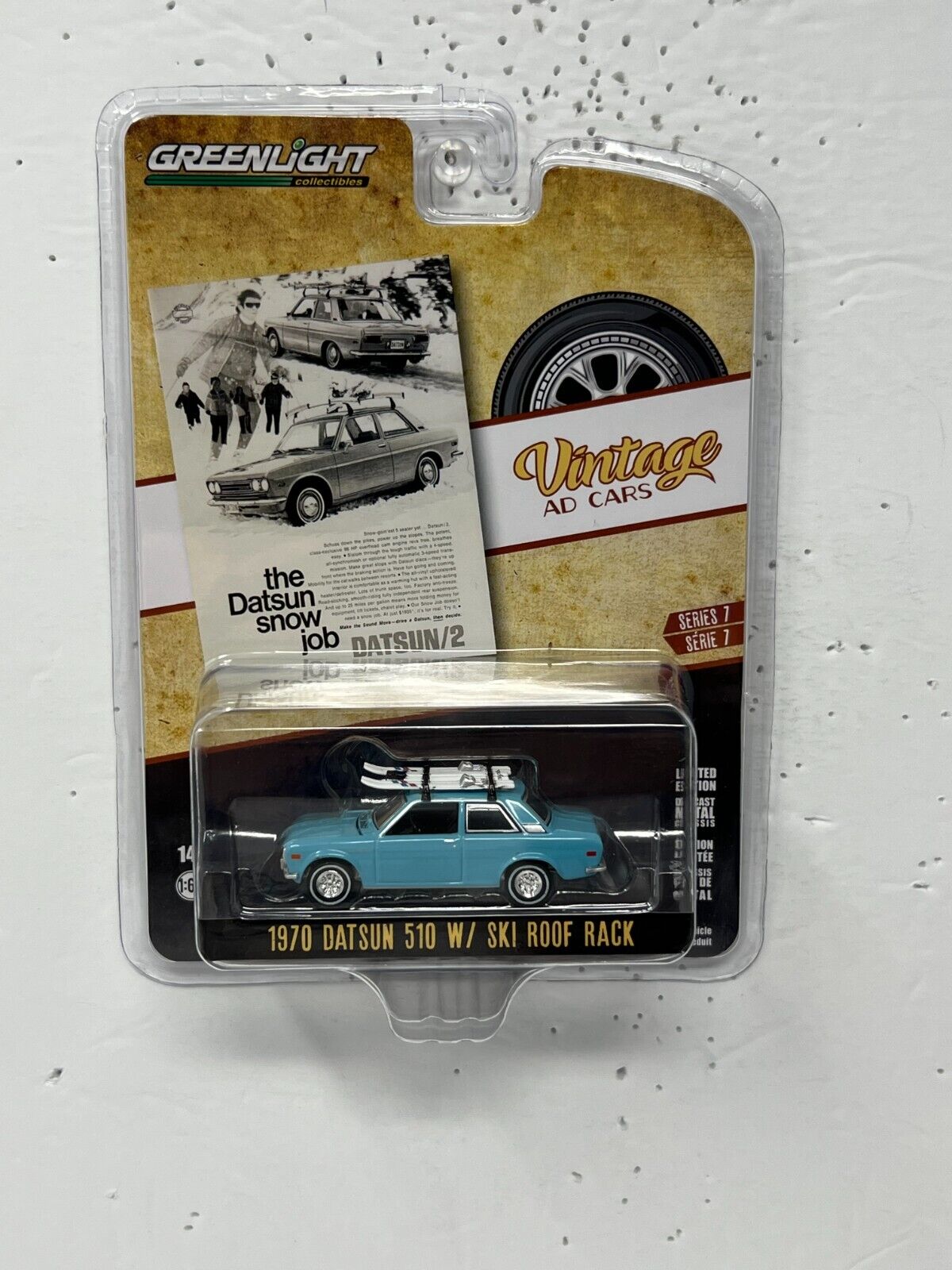 Greenlight Vintage Ad Cars 1970 Datsun 510 with Ski Roof Rack 1:64 Diecast V3