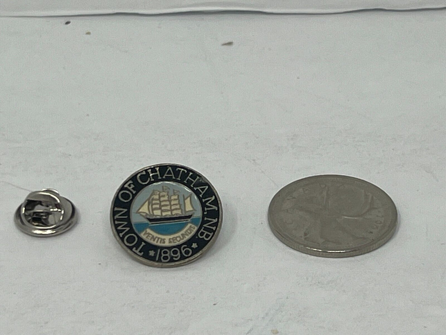 Town of Chatham New Brunswick Souvenir Cities & States Lapel Pin SP3