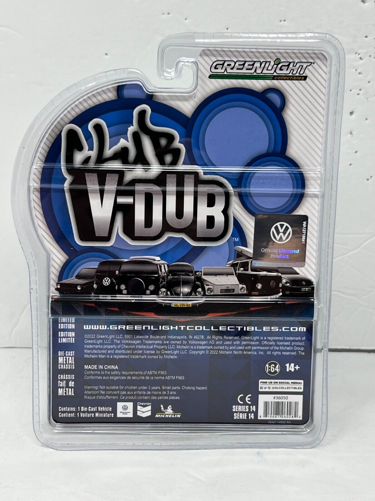 Greenlight Club V-Dub 1973 Volkswagen Type 2 Westfalia Campmobile 1:64 Diecast