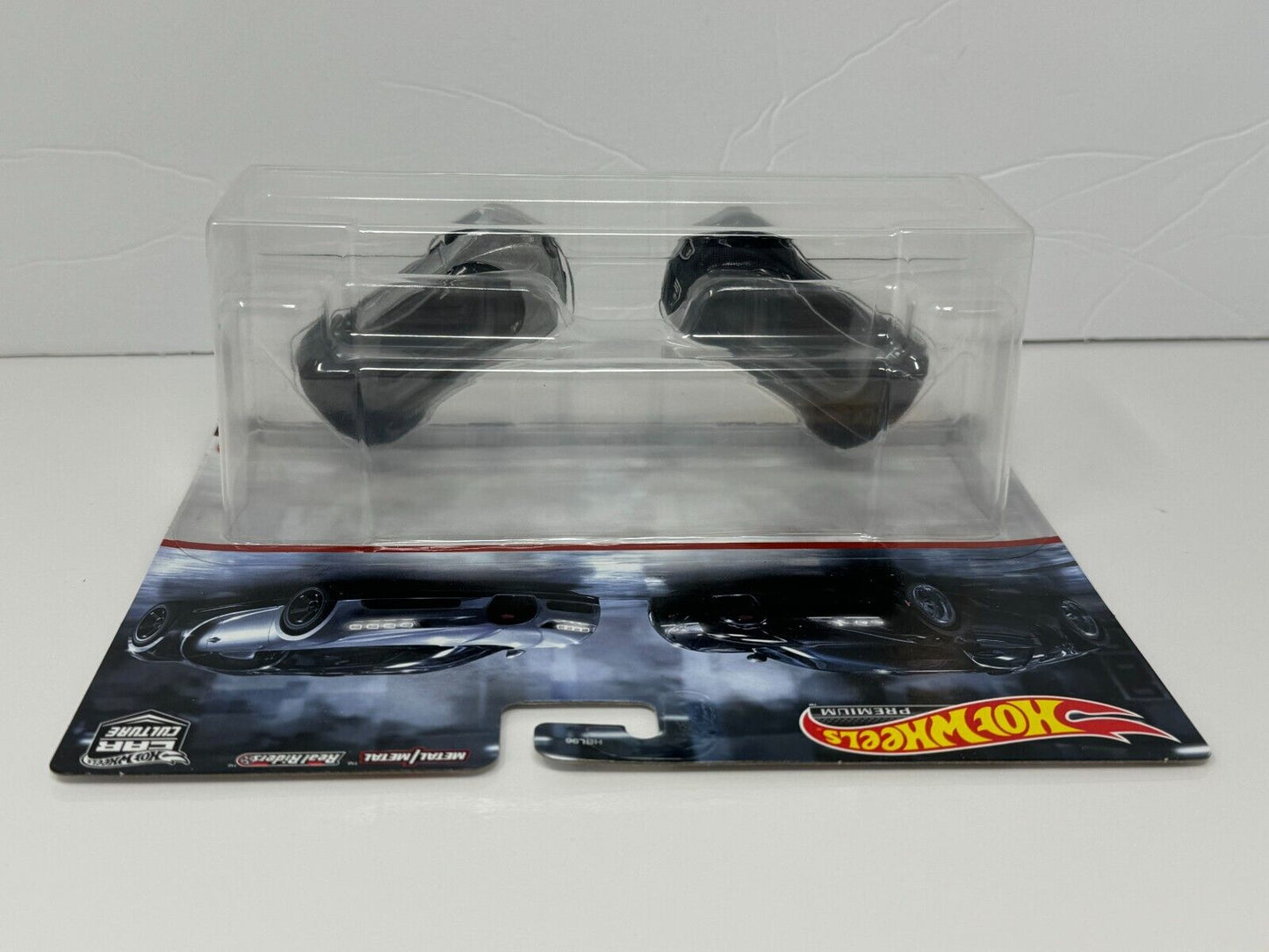 Hot Wheels Premium Bugatti Veyron & 2016 Bugatti Chiron Car Culture 1:64 Diecast