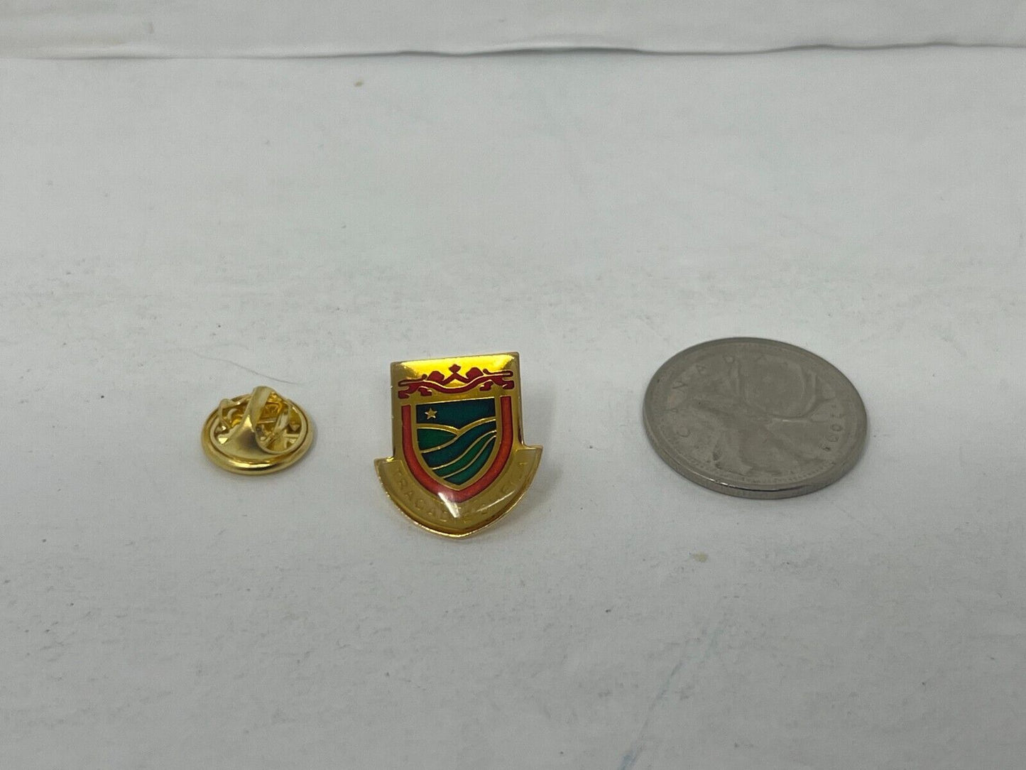Tracadie-Sheila New Brunswick Souvenir Cities & States Lapel Pin SP3