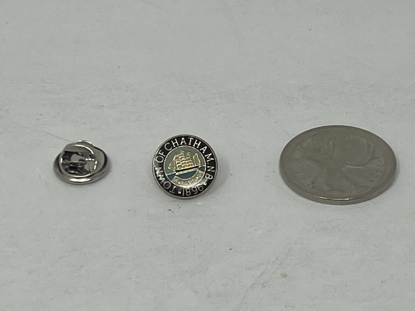 Town of Chatham New Brunswick Souvenir Cities & States Lapel Pin SP3 V2