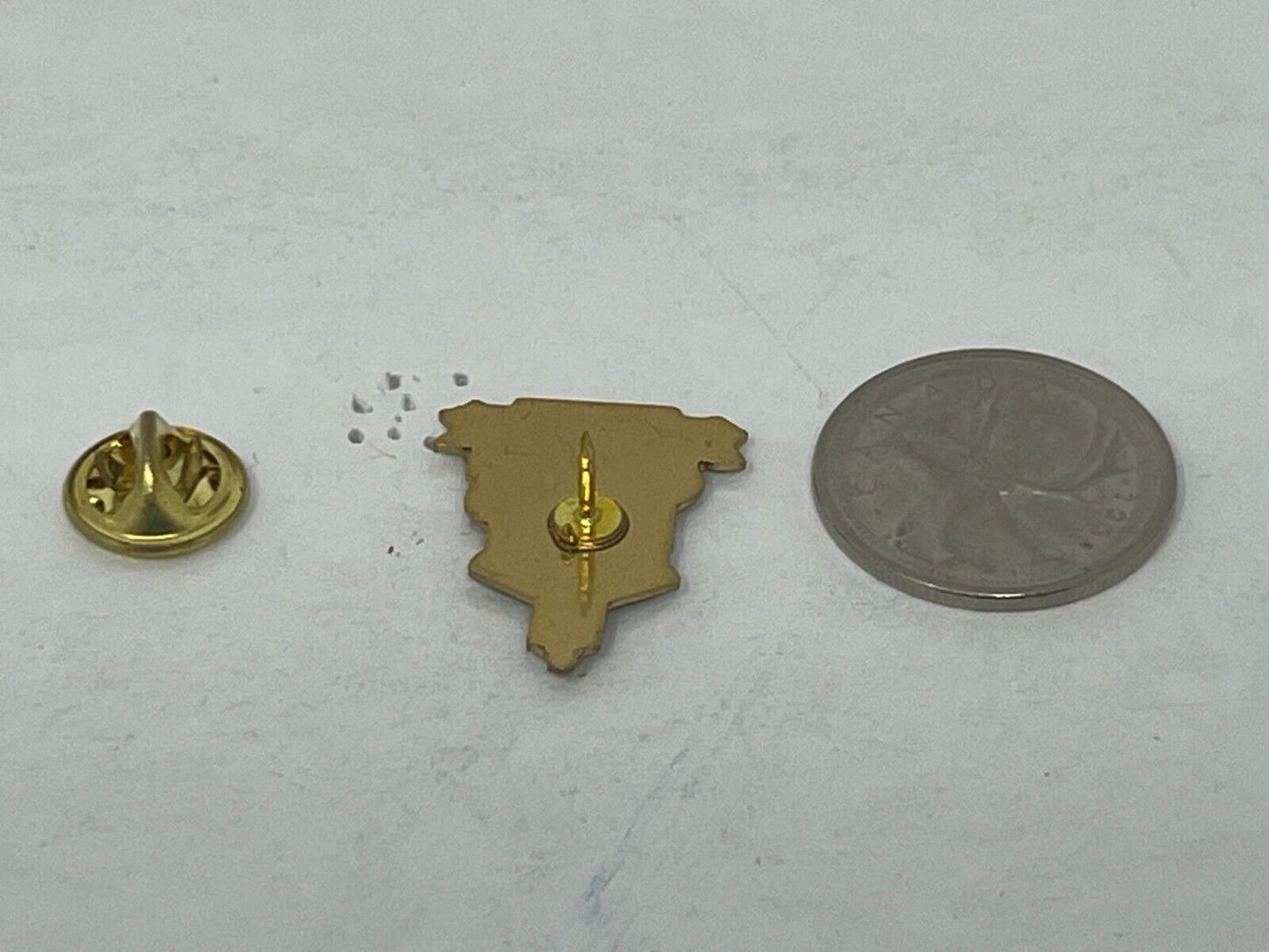 Summerside Prince Edward Island PEI Souvenir Cities & States Lapel Pin SP4 V2