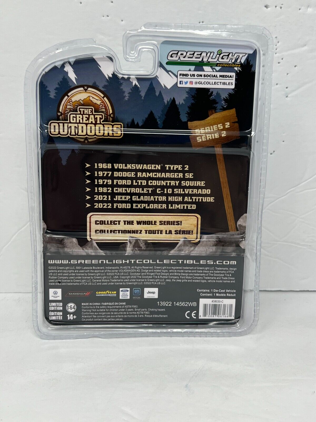 Greenlight The Great Outdoors 1979 Ford LTD Country Squire 1:64 Diecast