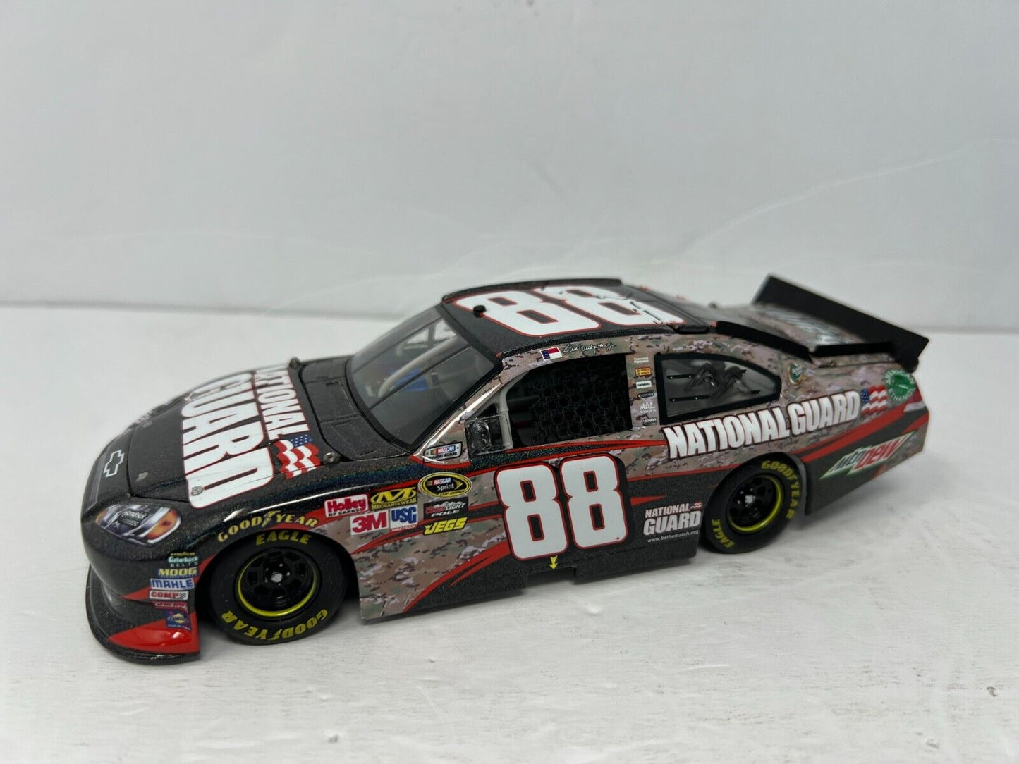 Lionel Racing Nascar #88 Dale Earnhardt Jr. National Guard Flashcoat 1:24 Diecast