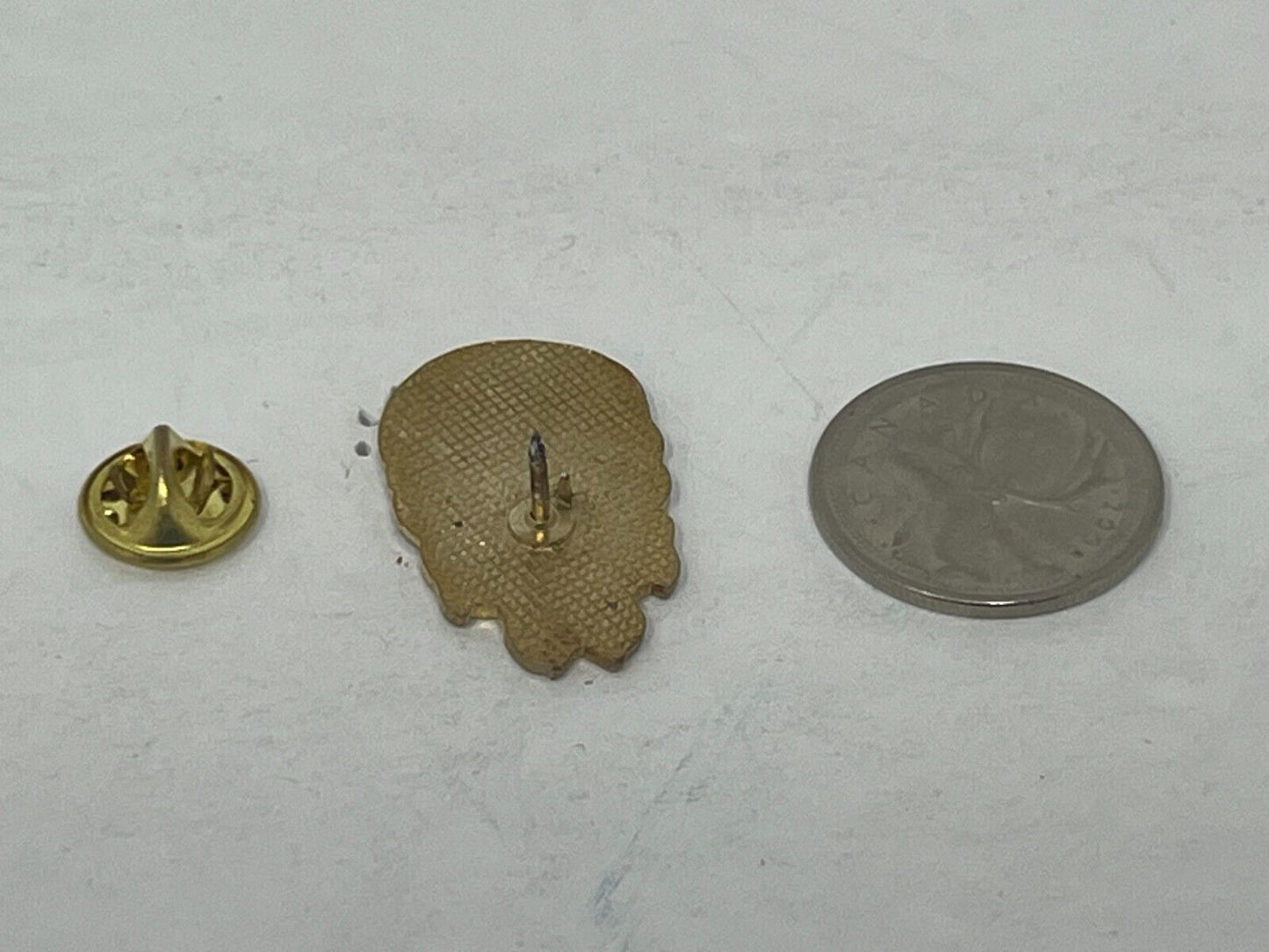 Kensington Prince Edward Island PEI Souvenir Cities & States Lapel Pin SP4