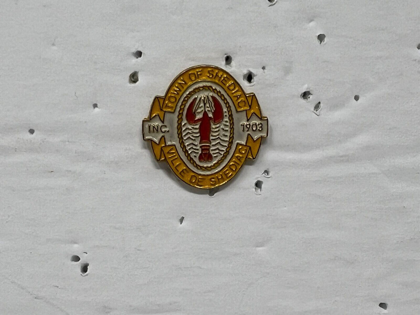Town of Shediac New Brunswick Souvenir Cities & States Lapel Pin SP3 V3