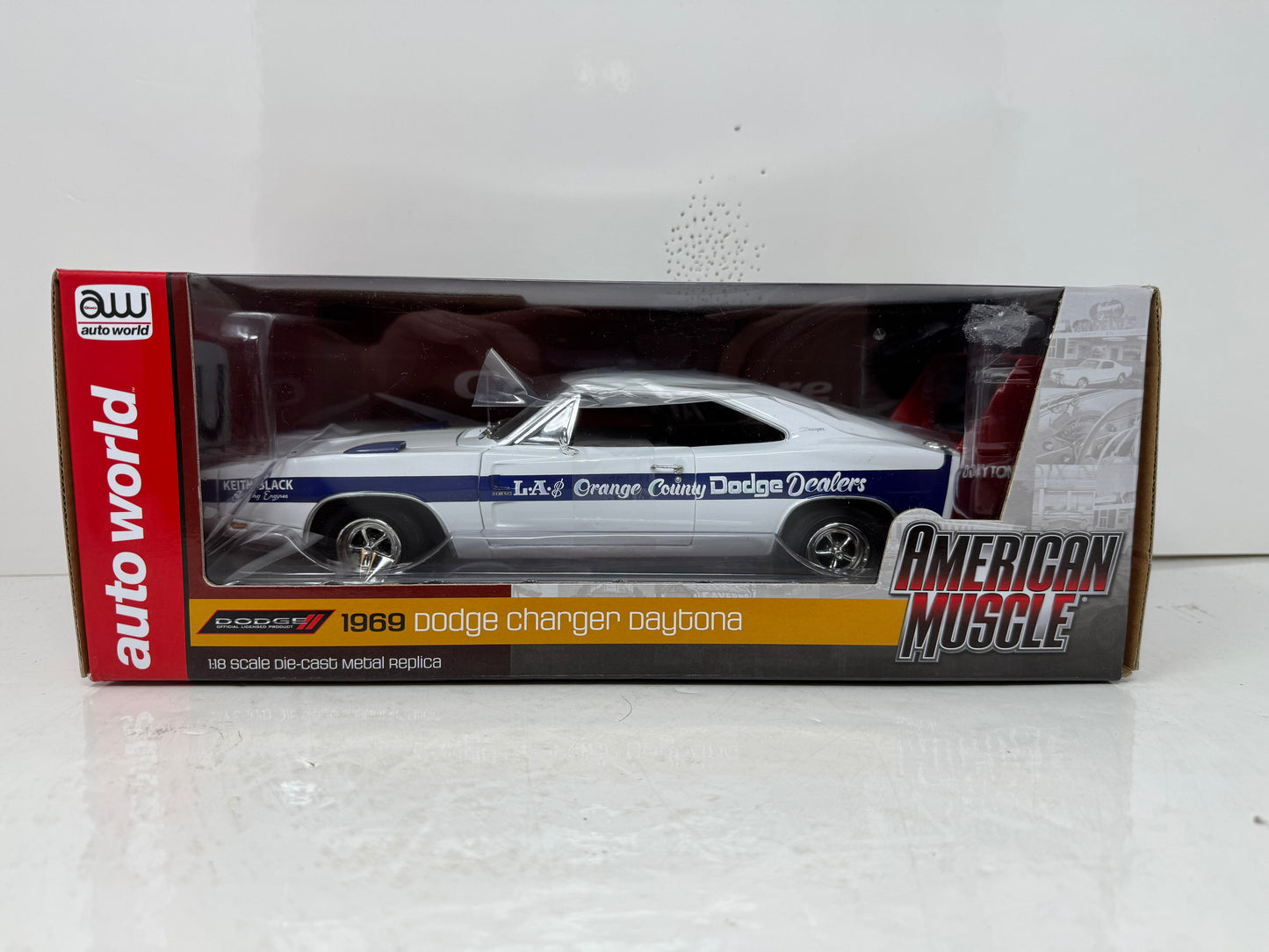 Autoworld American Muscle 1969 Dodge Charger Daytona LA & Orange County Dodge Dealer 1:18 Diecast