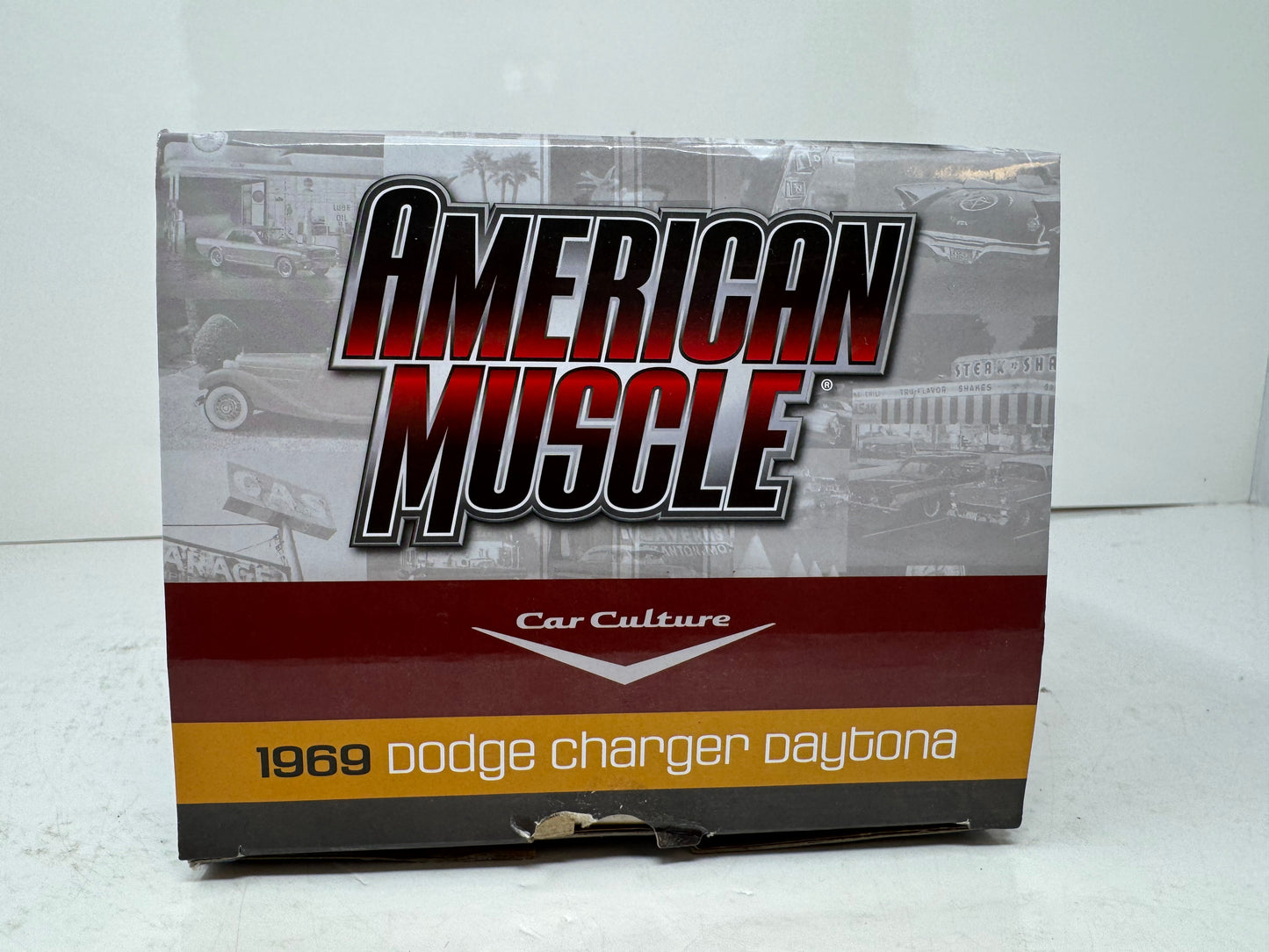 Autoworld American Muscle 1969 Dodge Charger Daytona LA & Orange County Dodge Dealer 1:18 Diecast