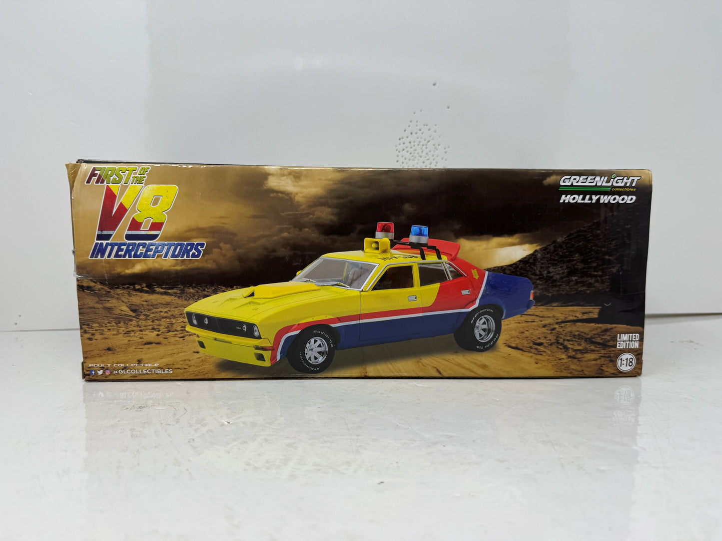 Greenlight Hollywood Rides 1974 Ford Falcon XB First of the V8 Interceptors 1:18 Diecast