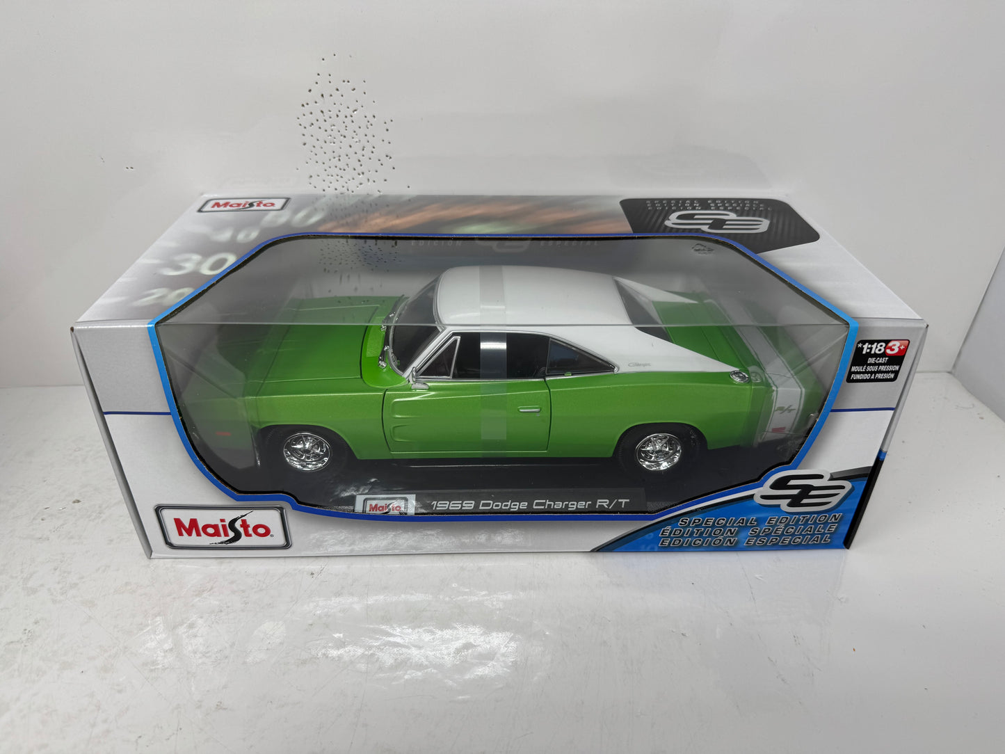Maisto 1969 Dodge Charger R/T Mopar Special Edition 1:18 Diecast