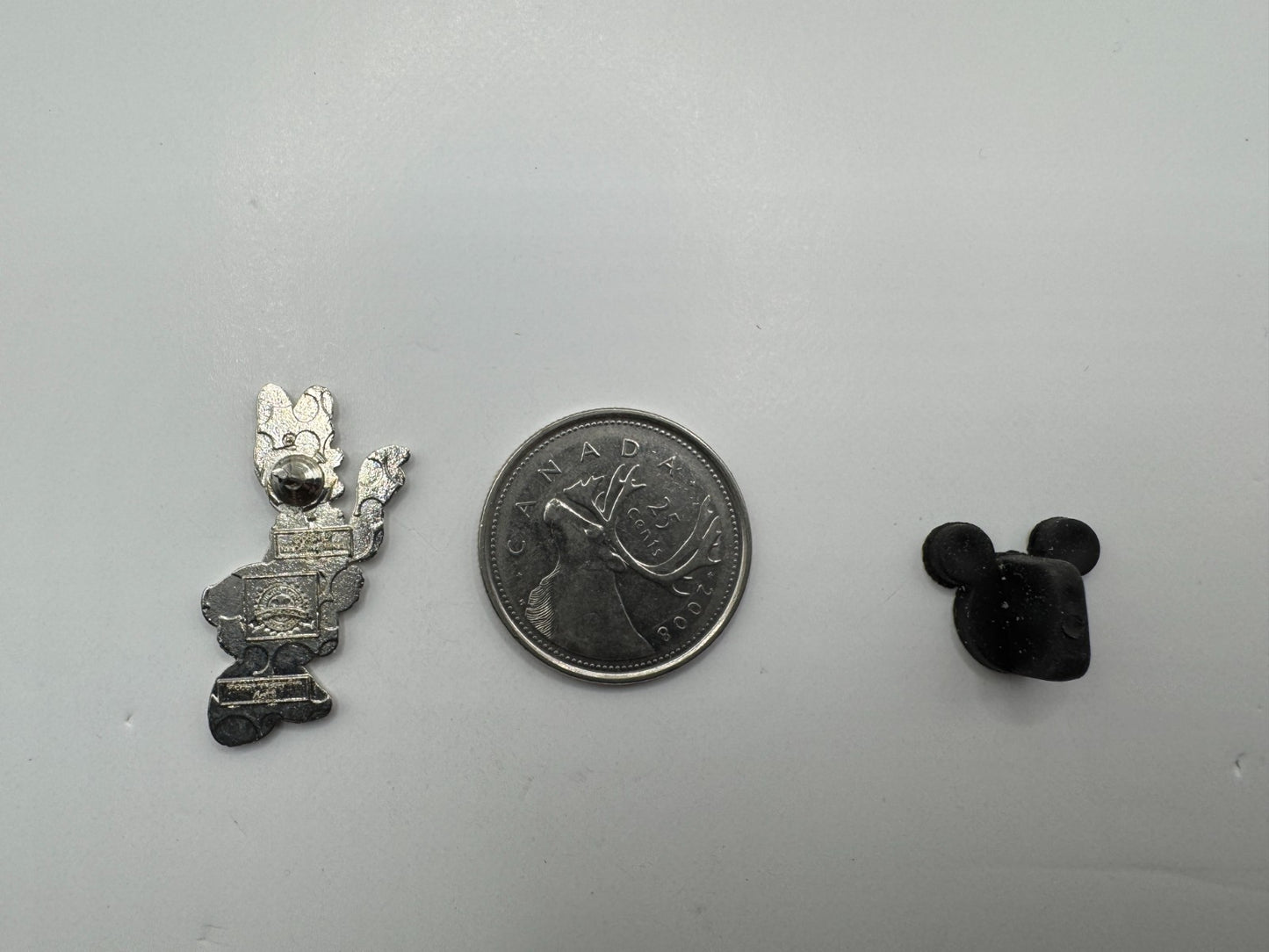 WDW Disney Daisy Duck Pin Traders Statues Disney Springs Trading Pin DC2S10