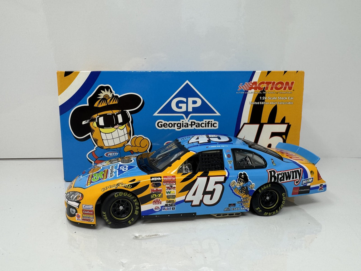 Action Nascar Kyle Petty #45 Georgia Pacific Garfield 2003 Intrepid 1:24 Diecast
