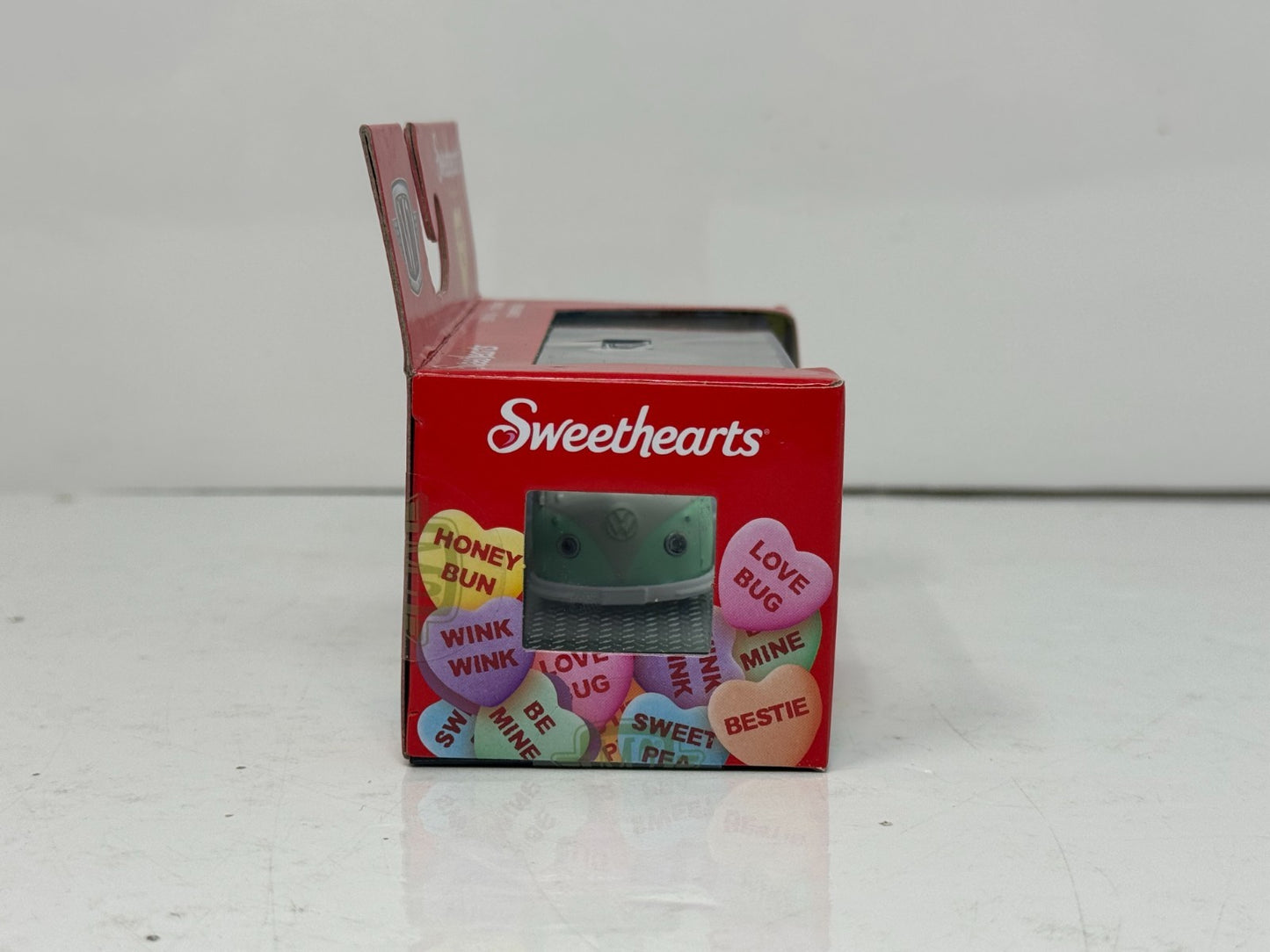 M2 Machines Sweethearts 1960 VW Delivery Van 1:64 Diecast