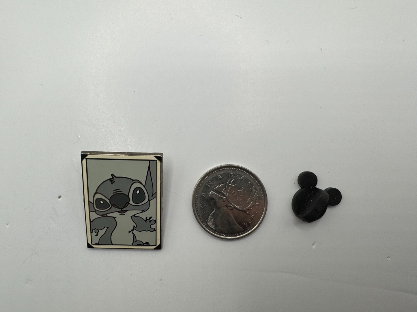WDW Disney Black and White Snapshots Stitch Trading Pin DC1S9