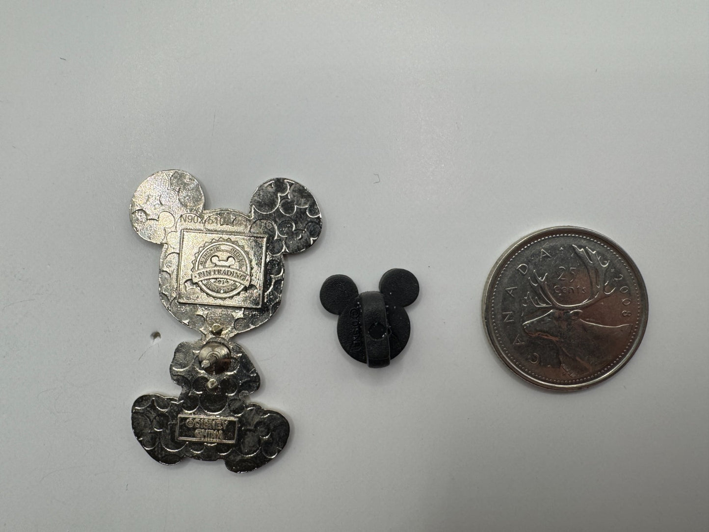 Disney Mickey Mouse Big Head Art Booster Trading Pin DC2S1