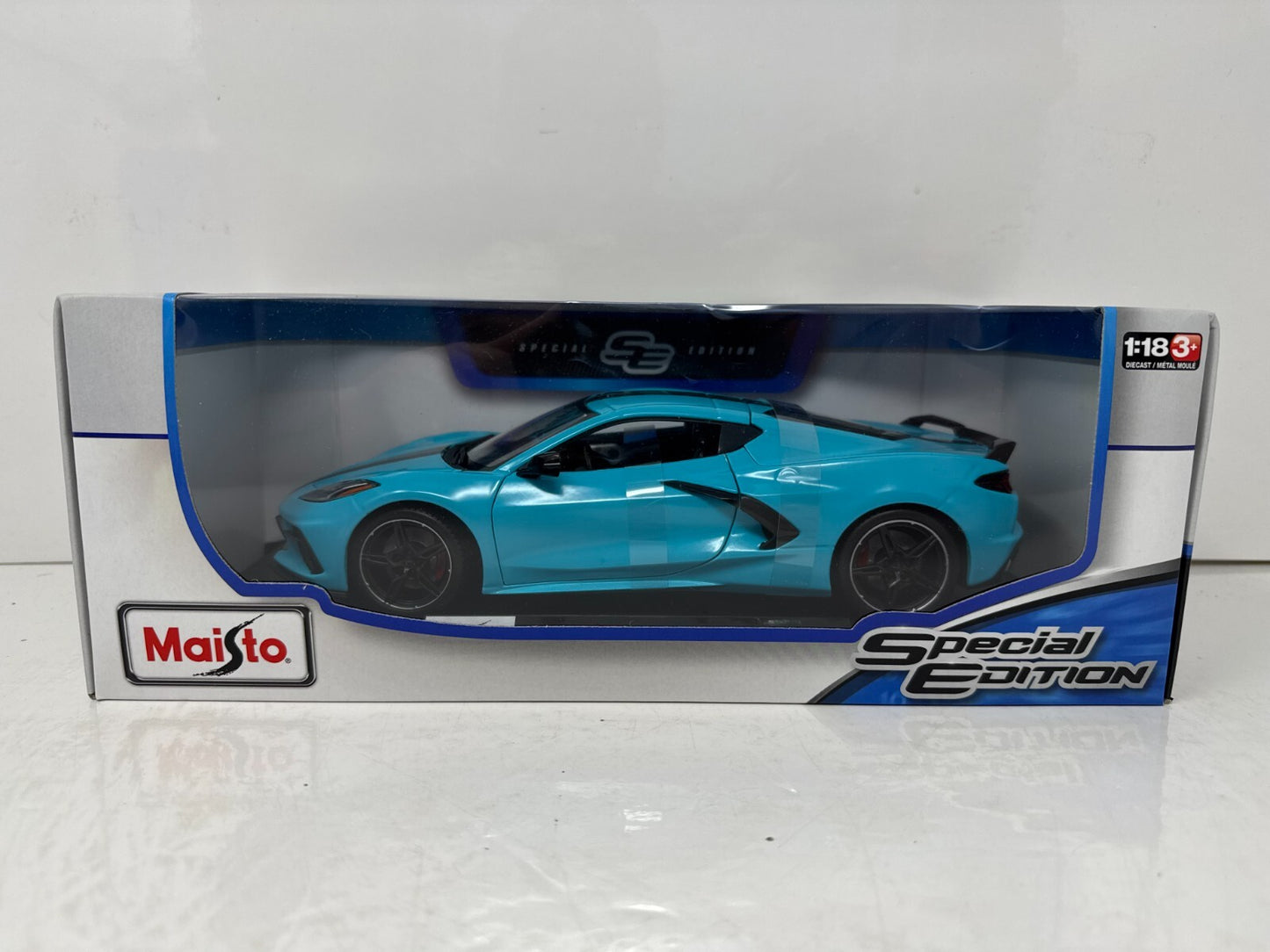 Maisto 2020 Chevrolet Corvette Stingray Coupe Special Edition 1:18 Diecast