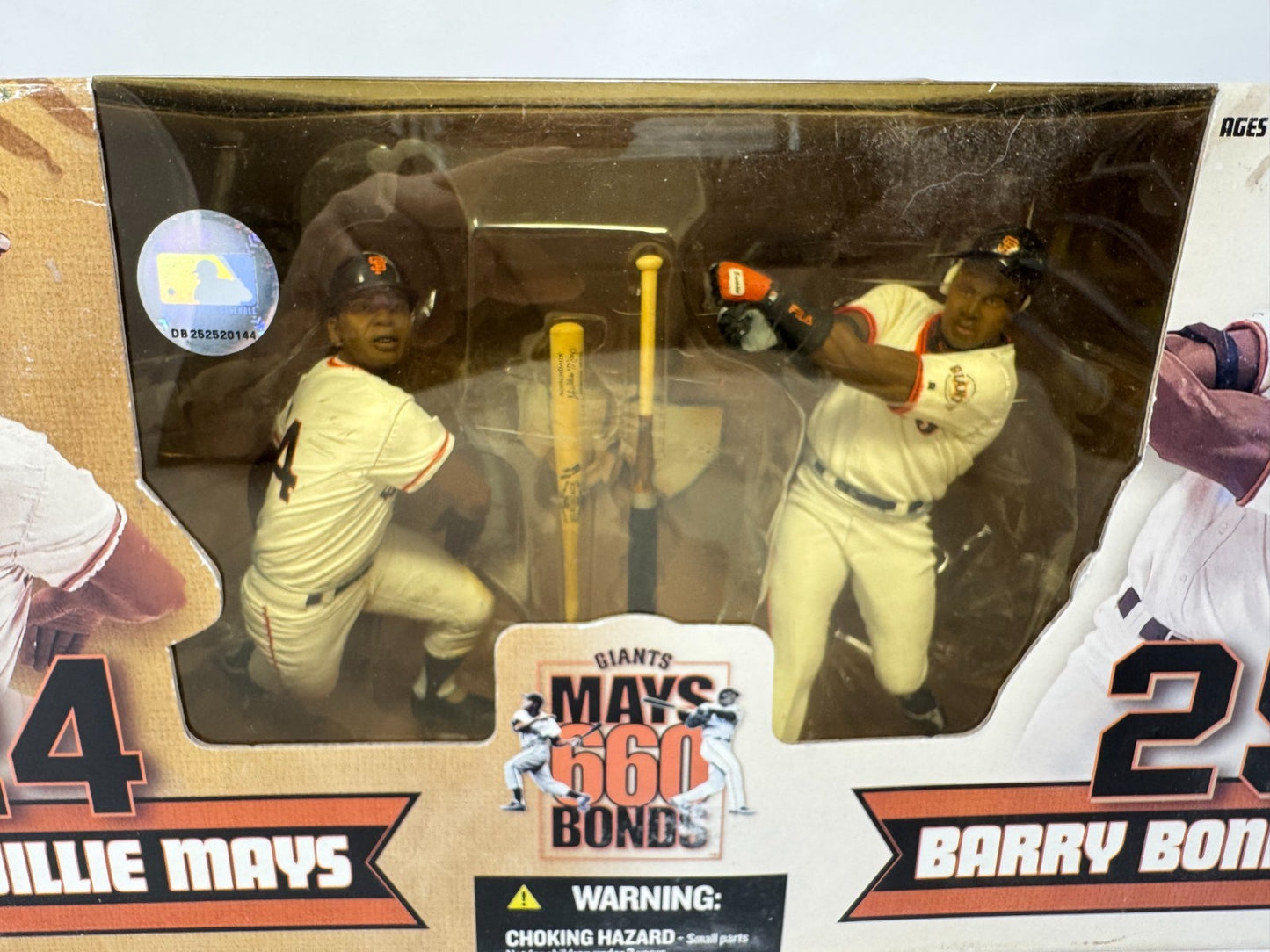 McFarlane MLB Giants of the Home Run 660 Willie Mays & Barry Bonds 2-Pack Figure
