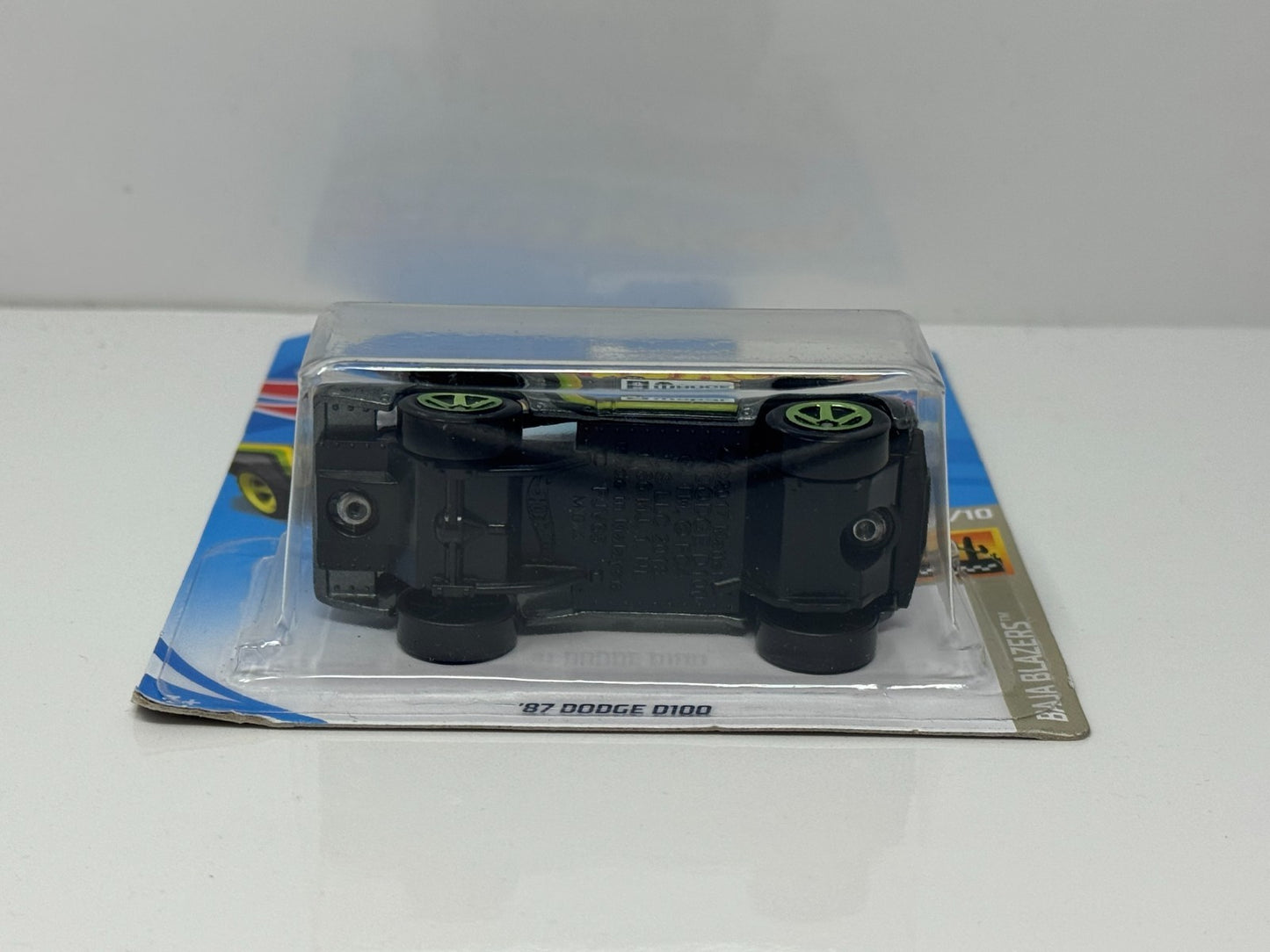 Hot Wheels Baja Blazers 1987 Dodge D100 1:64 Diecast V3