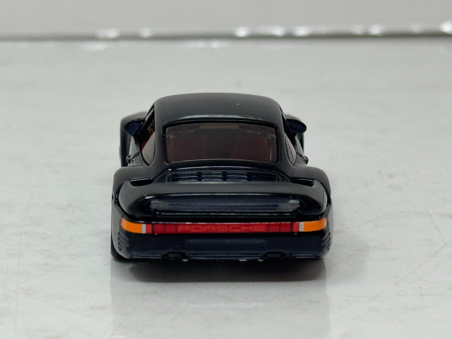 Hot Wheels Red Line Club Exclusive 1986 Porsche 959 1:64 Diecast RLC