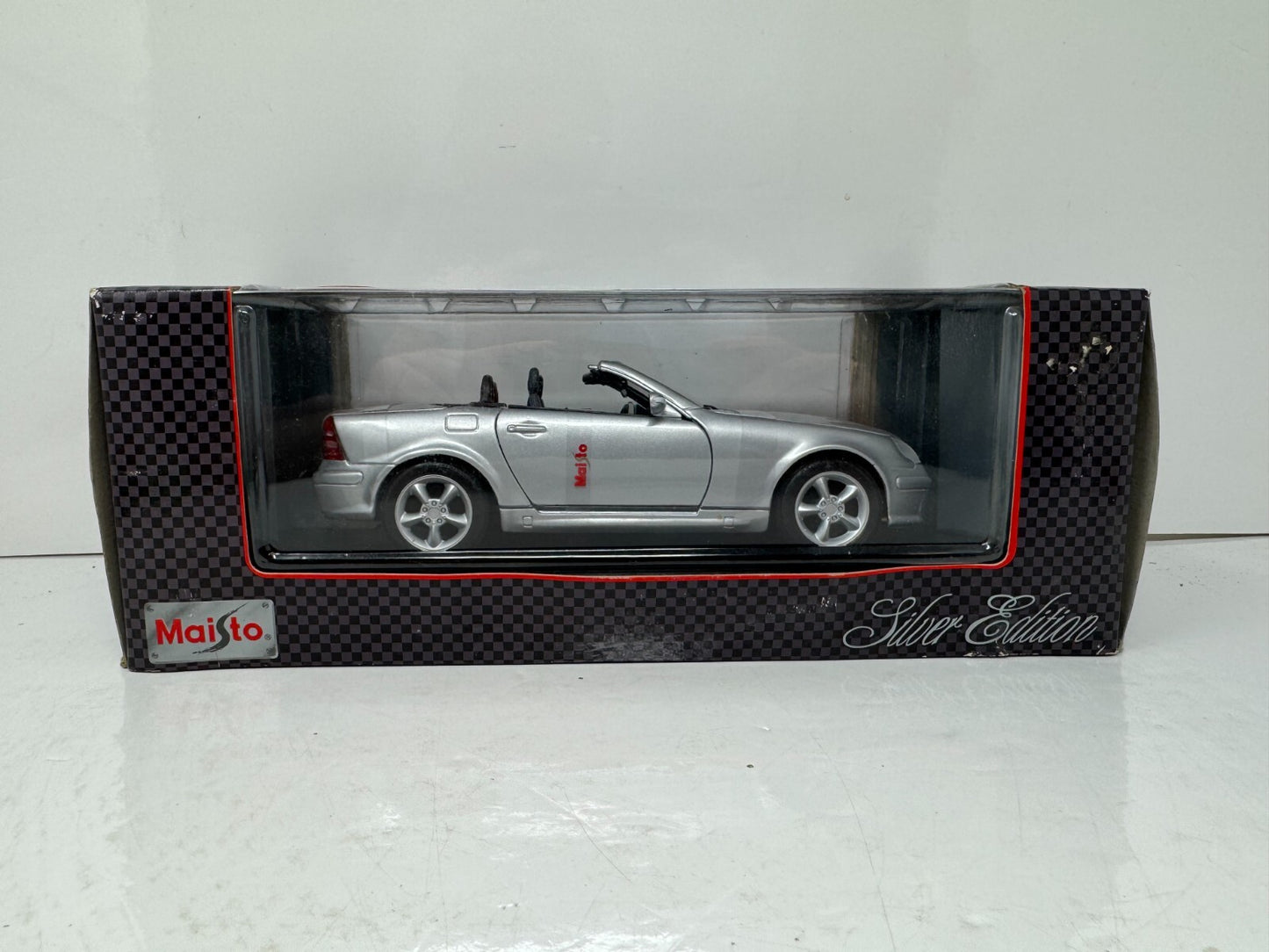 Maisto Mercedes-Benz SLK Silver Series 1:18 Diecast