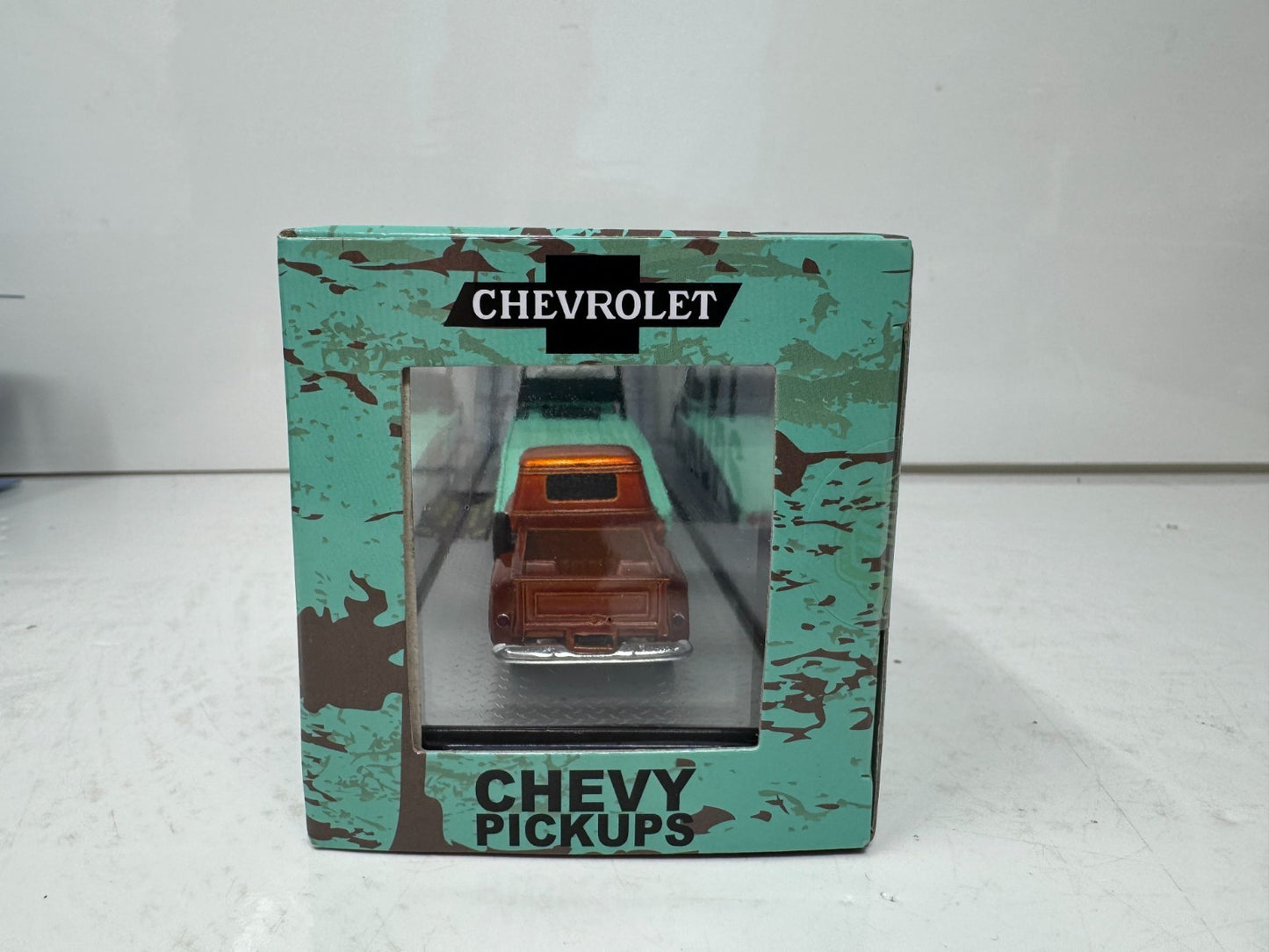M2 Machines Auto Haulers 1958 Chevrolet Apache Stepside & C60 Truck 1:64 Diecast
