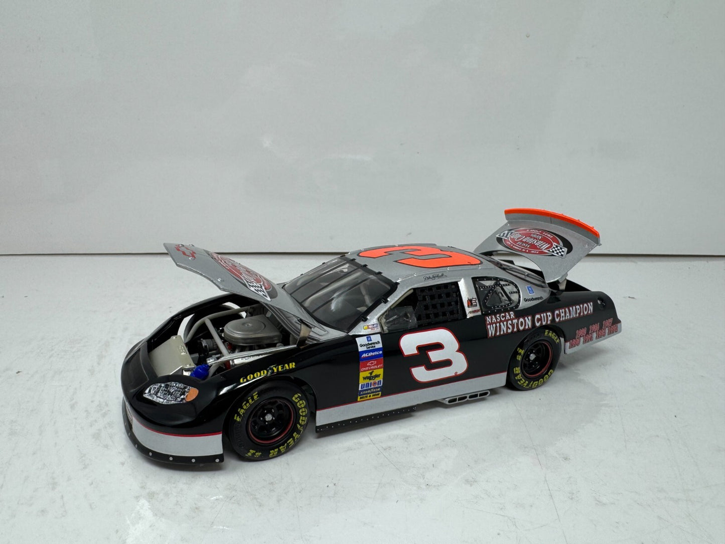 Action Nascar #3 Dale Earnhardt Sr The Victory Lap 7x Champion 2003 1:24 Diecast