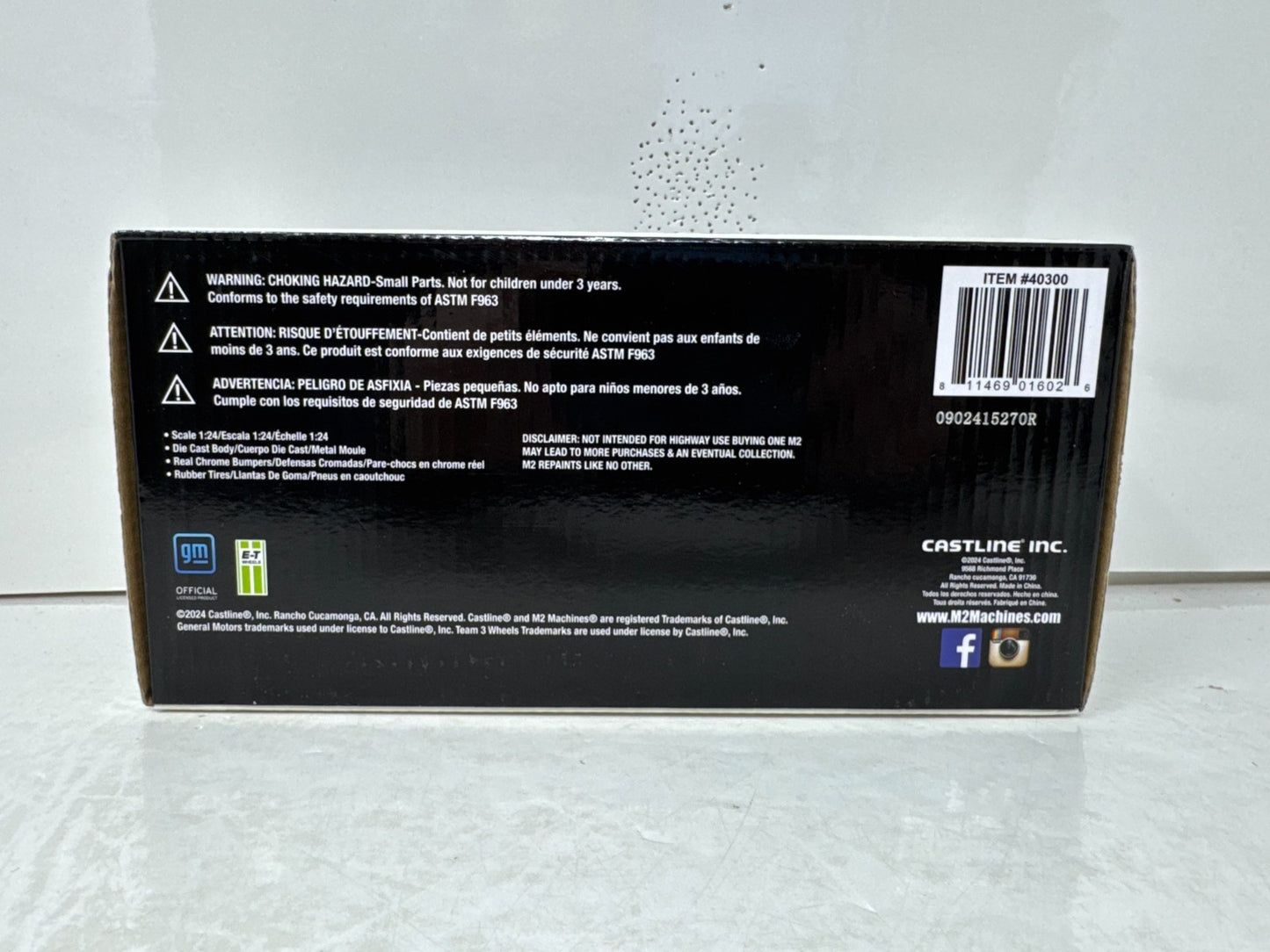 M2 Machines 1976 GMC Sierra Grande 15 Pickup Truck CHASE 1:24 Diecast