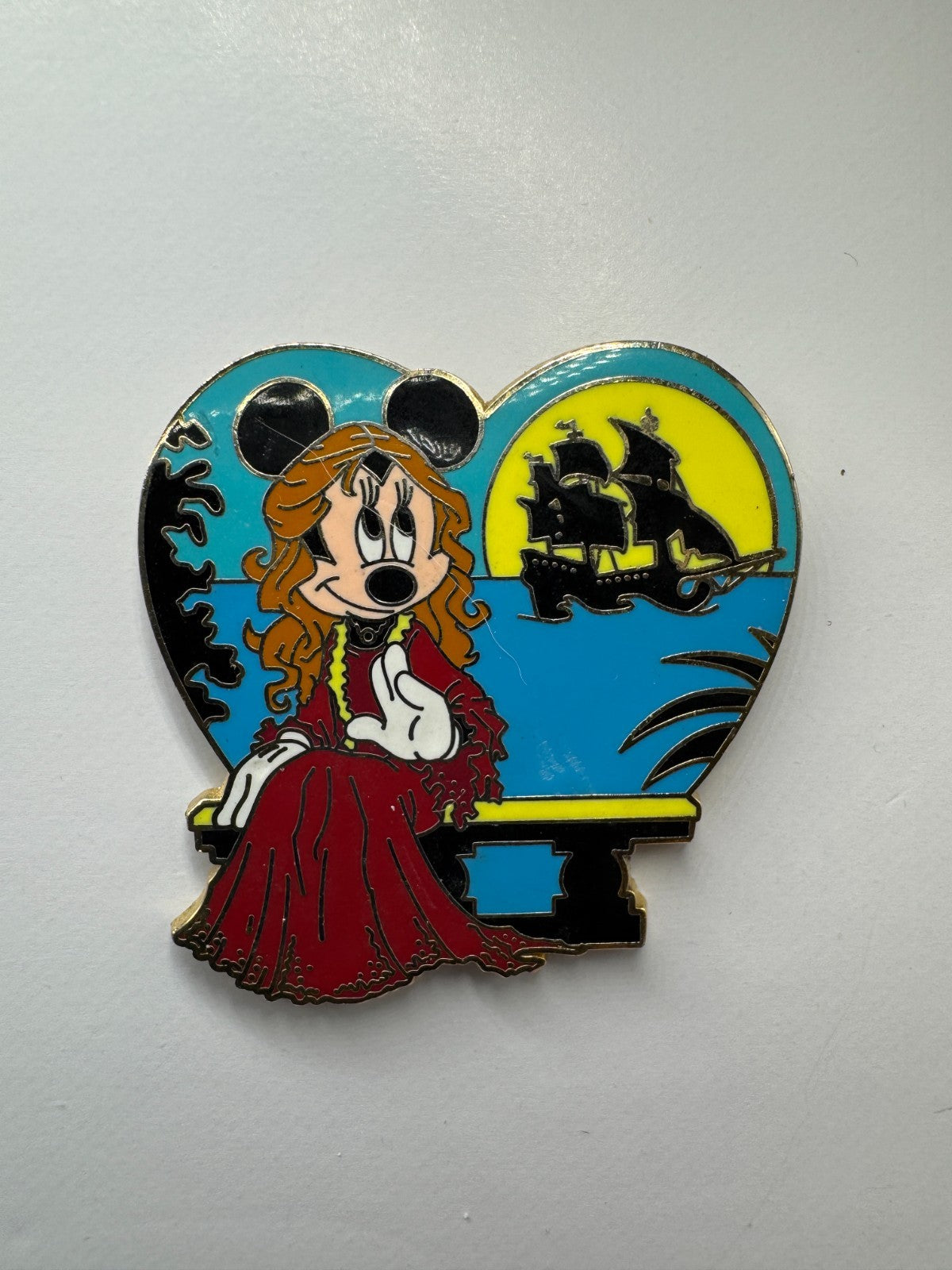 Disney Minnie Mouse Elizabeth Swann Pirates of the Caribbean Trading Pin DC2S1