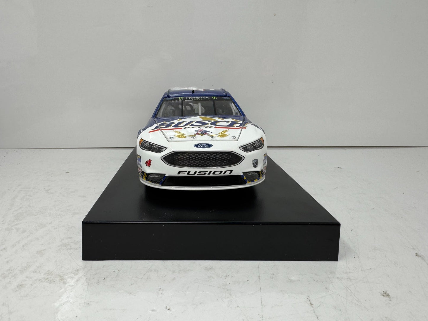 Lionel Racing Nascar #4 Kevin Harvick Busch Beer Darlington Ford Fusion 1:24 Diecast