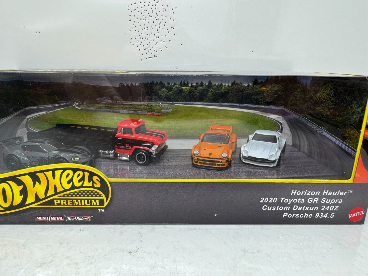 Hot Wheels Premium Track Day 4-Pack Collector Diorama Set 1:64 Diecast