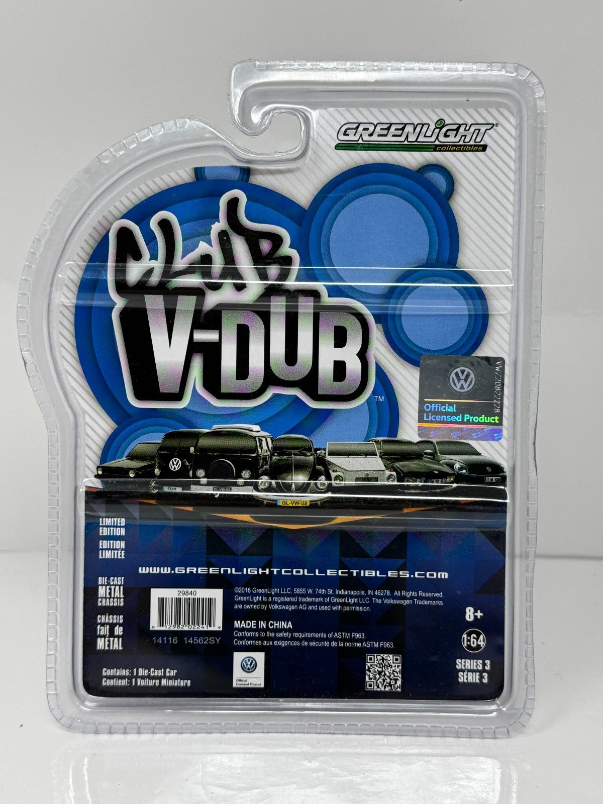 Greenlight Club V-Dub 1975 Volkswagen Type 2 Ambulance 1:64 Diecast