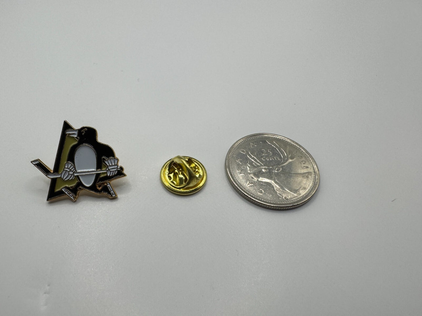 Pittsburgh Penguins NHL Hockey Team Logo Lapel Pin UDT1