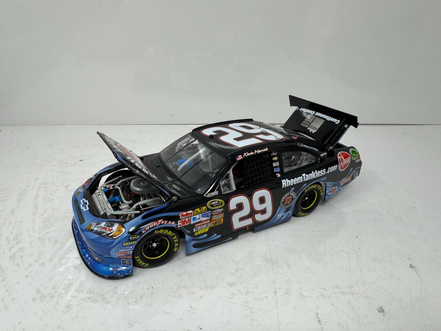 Lionel Racing Nascar #29 Kevin Harvick Rheem 2011 Chevy Impala 1:24 Diecast