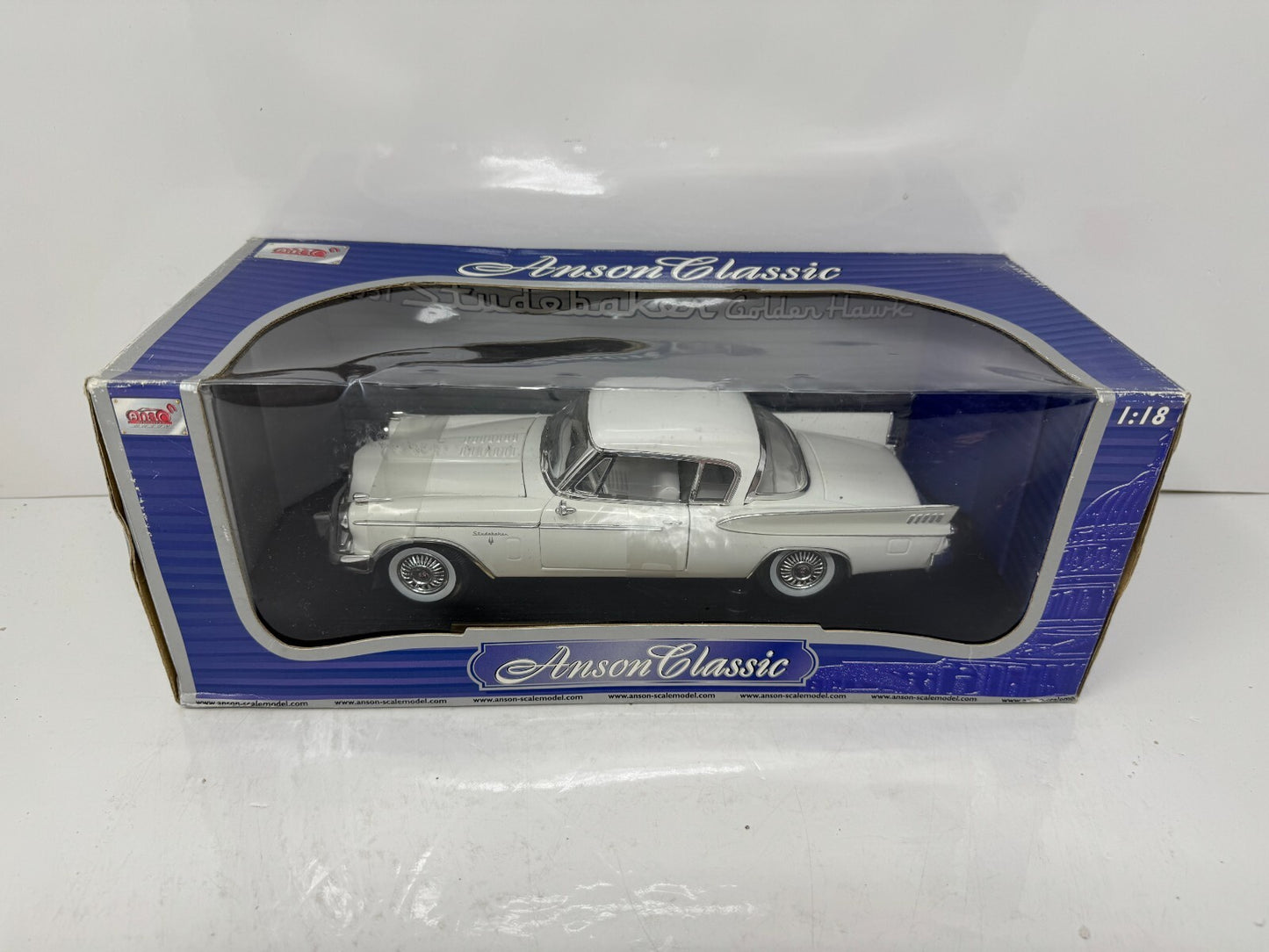 Anson Classic 1957 Studebaker Golden Hawk 1:18 Diecast