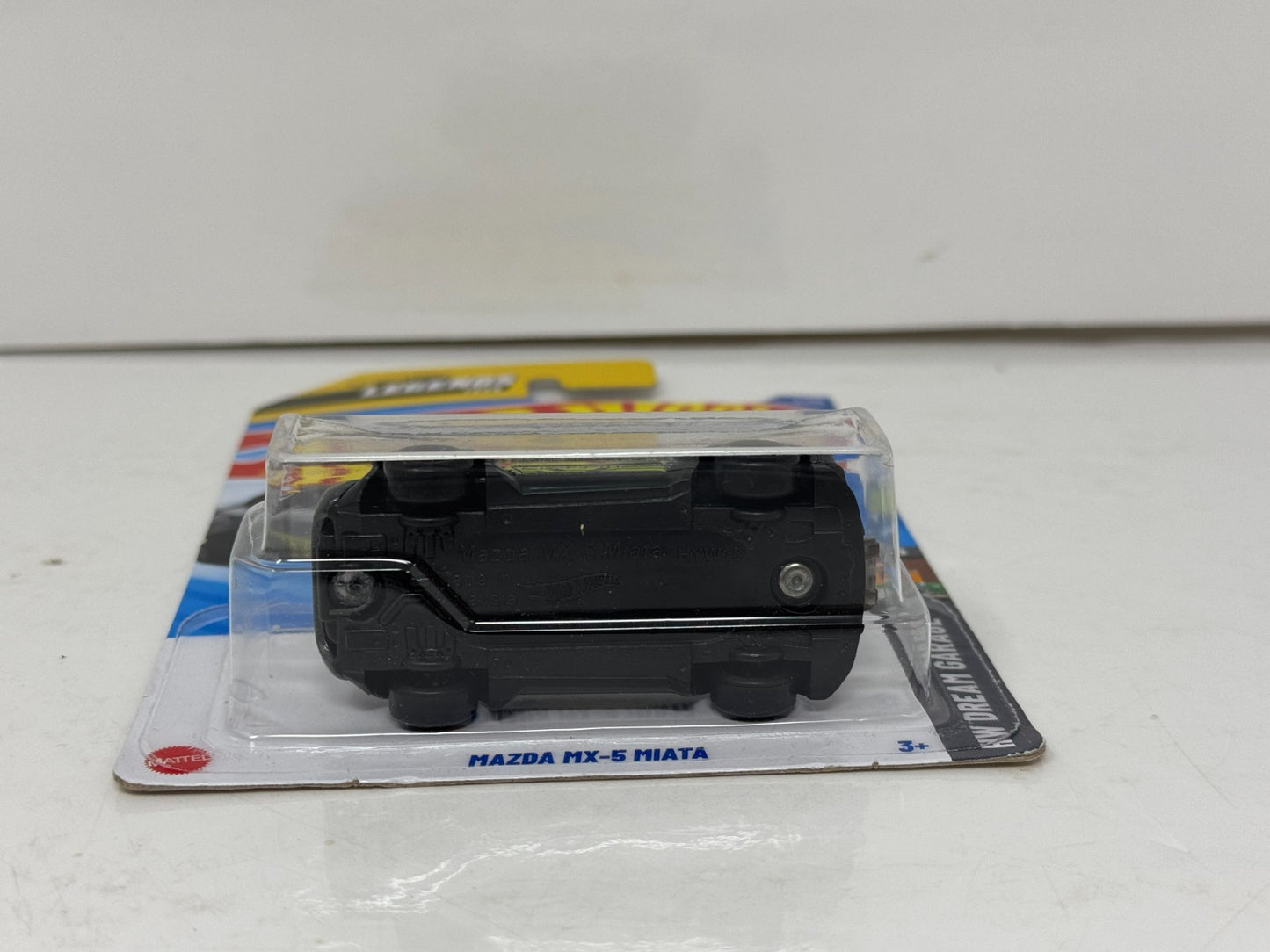 Hot Wheels Dream Garage Mazda MX-5 Miata 1:64 Diecast