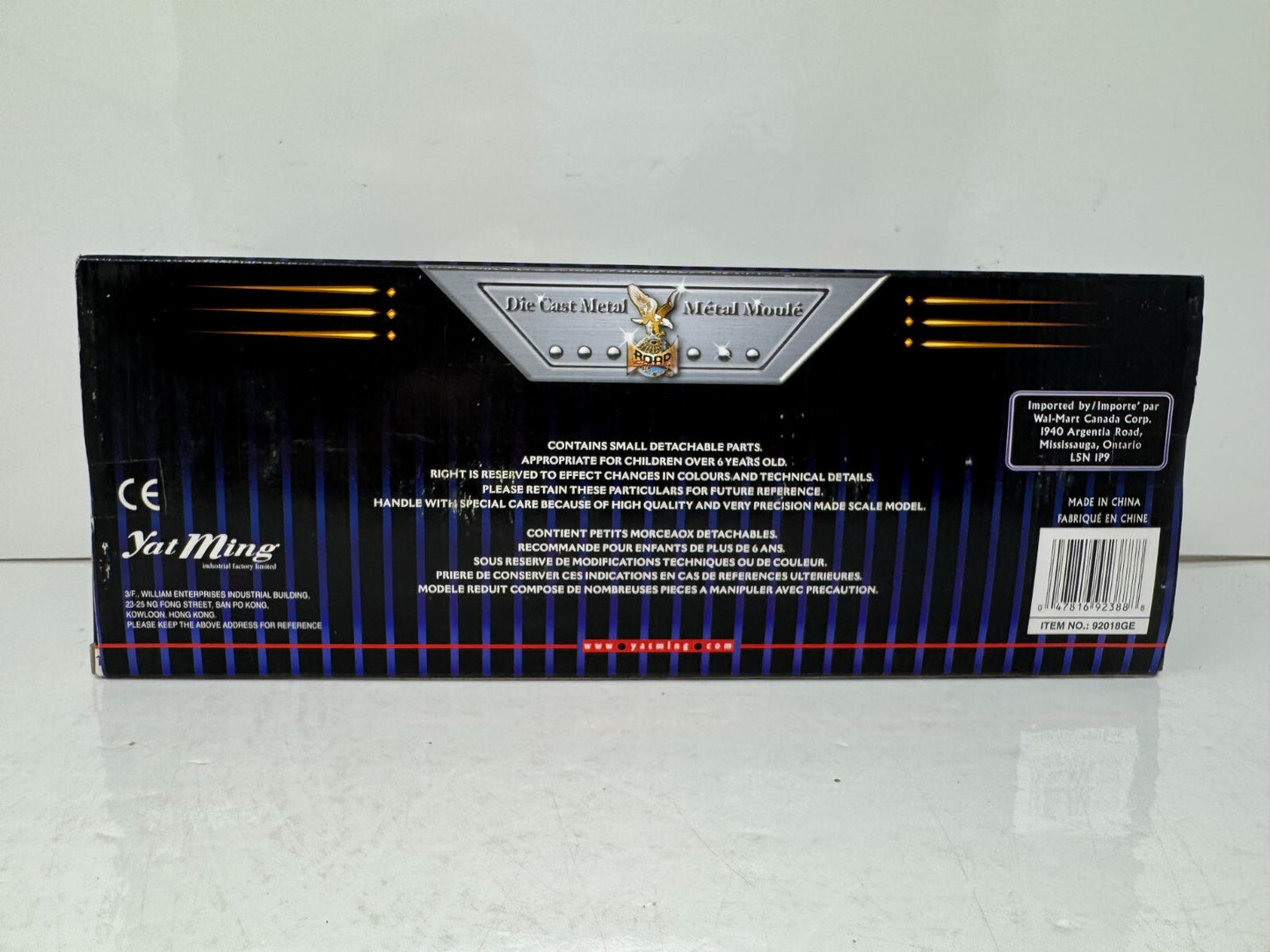 Yat Ming Road Signature 1955 Ford Fairlane Crown Victoria 1:18 Diecast