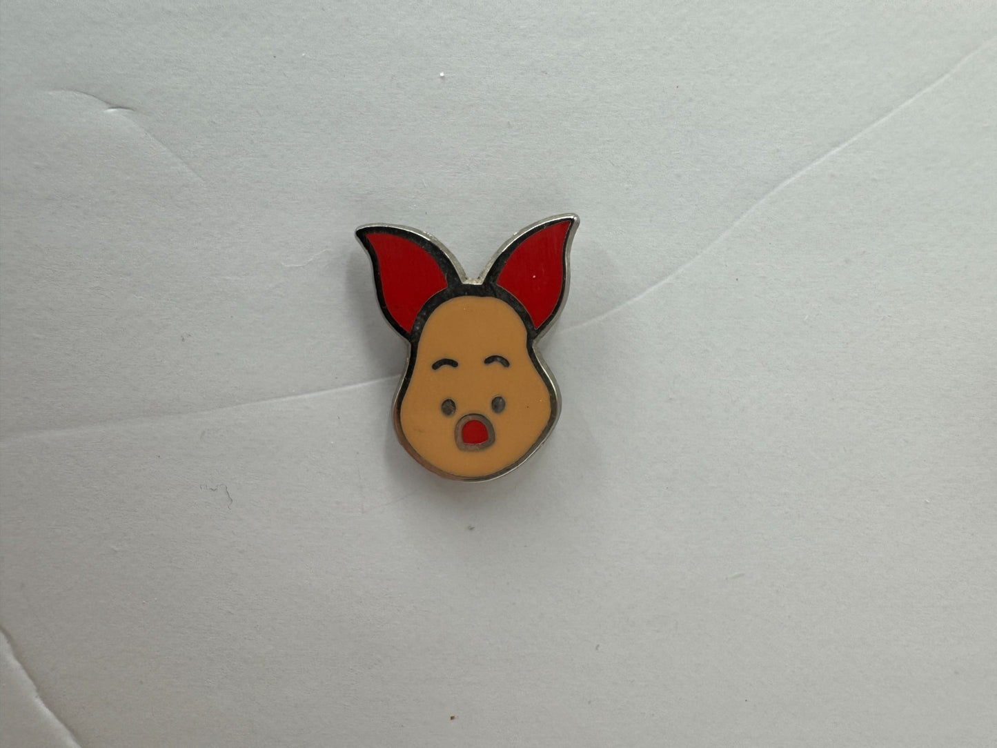 Disney Cute Characters Winnie the Pooh Piglet Face Trading Pin DC1S18