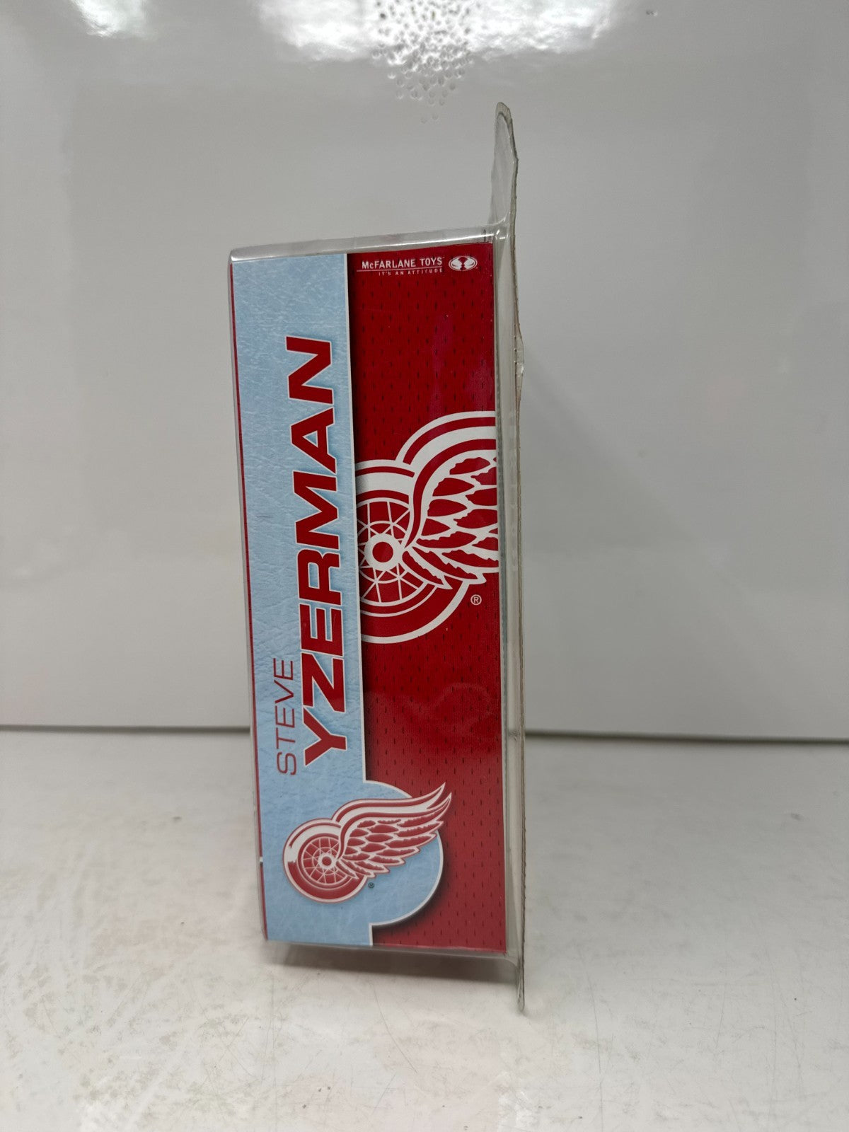 McFarlane NHL Steve Yzerman Detroit Red Wings Series 6 Figure with Stanley Cup