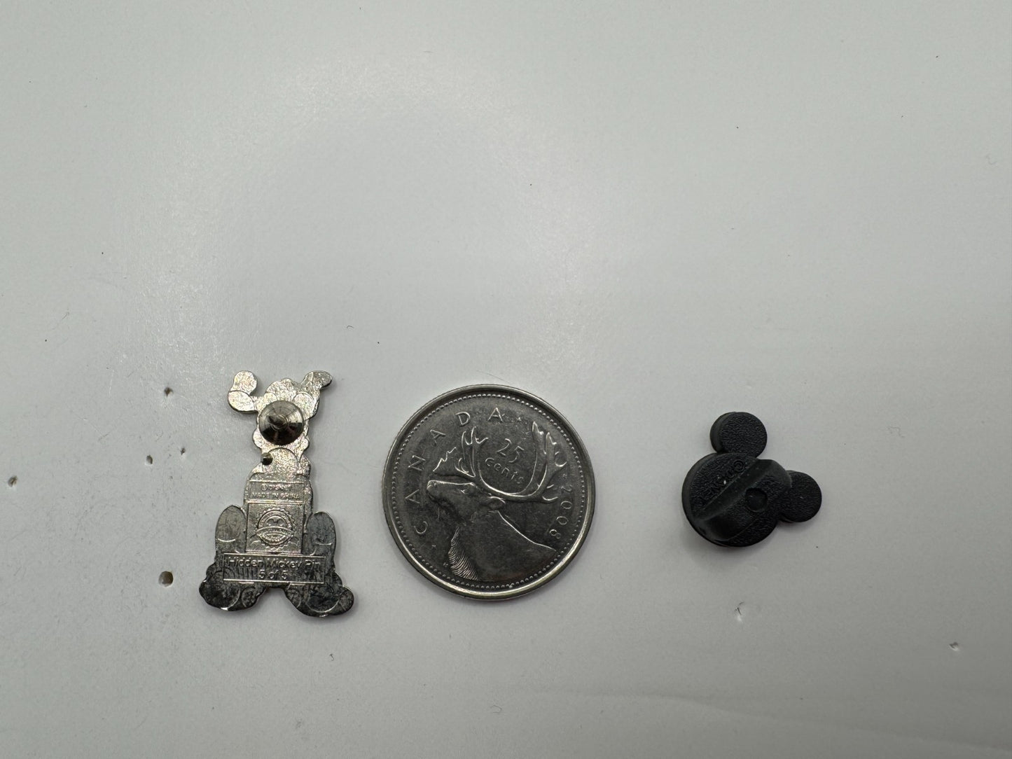 WDW Disney Pluto Outer Space Characters Hidden Mickey Trading Pin DC1S10
