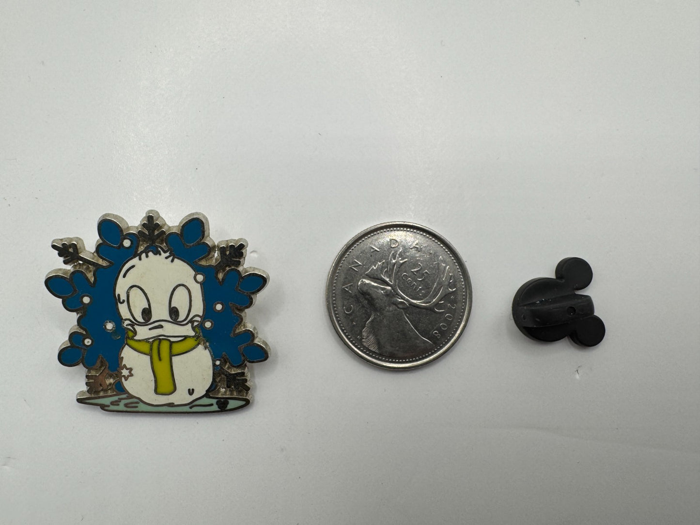 DLR Disney Donald Snowman Snowflake Hidden Mickey Trading Pin DC2S10