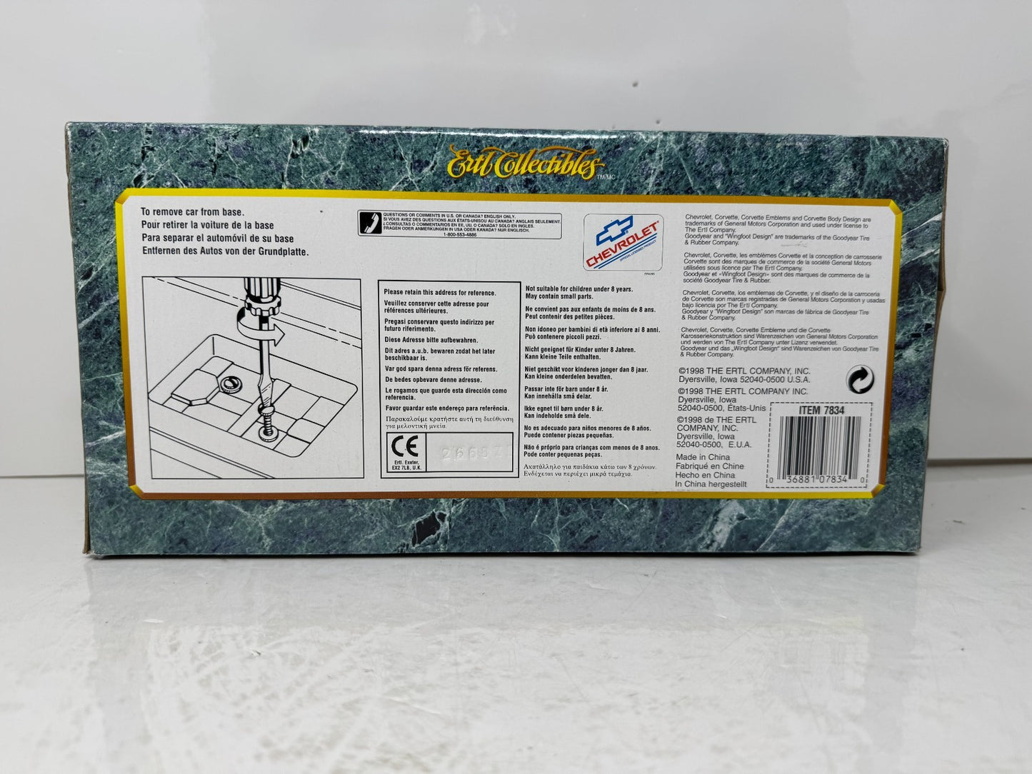 Ertl American Muscle 1961 Chevrolet Corvette 1:18 Diecast