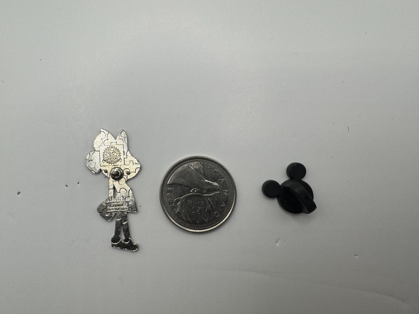 DLP Disney Minnie Mouse Paris Fashion Minnie in Striped Skirt Trading Pin DC2S2