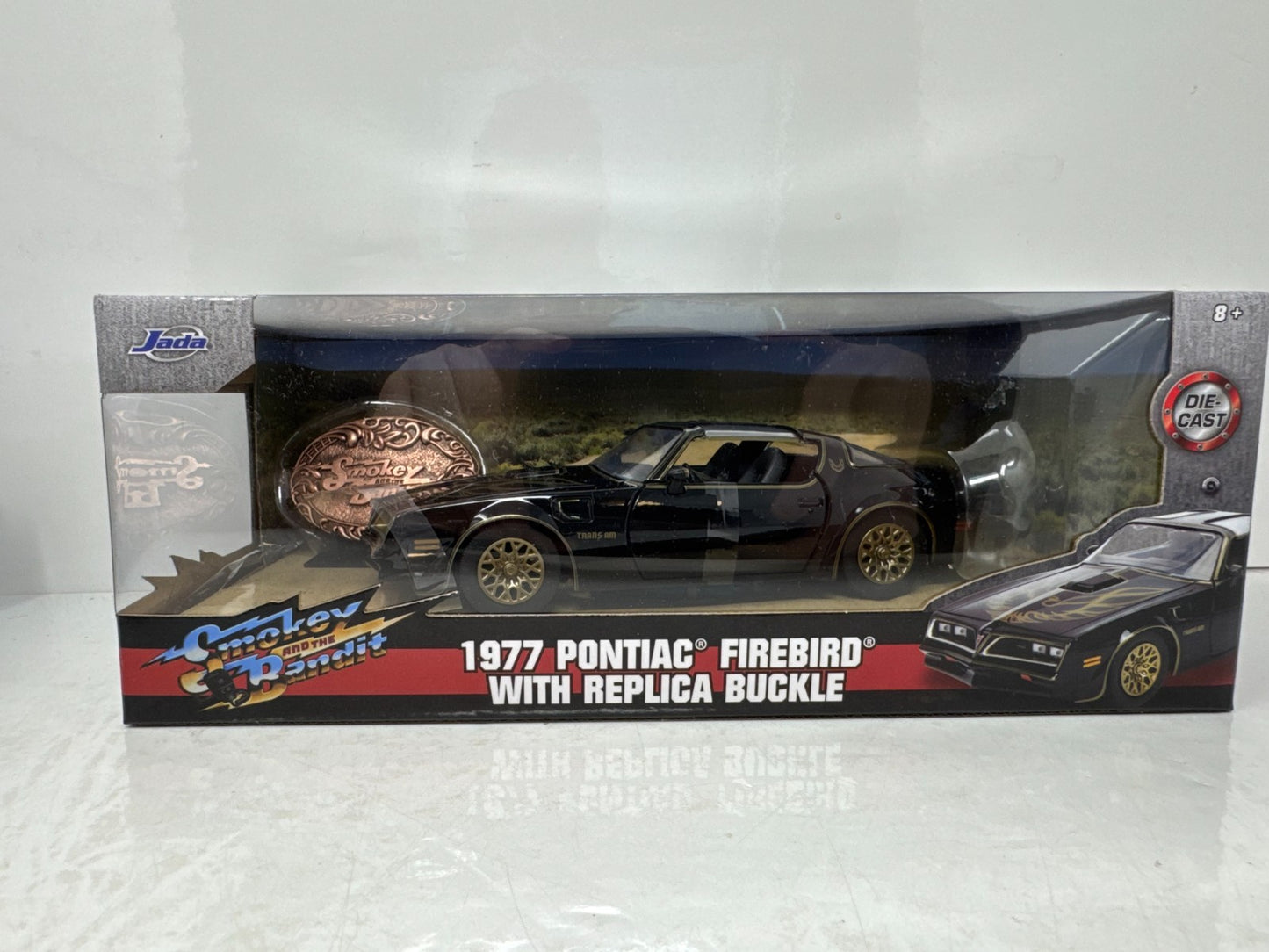 Jada Smokey and the Bandit 1977 Pontiac Firebird w/ Replica Buckle 1:24 Diecast