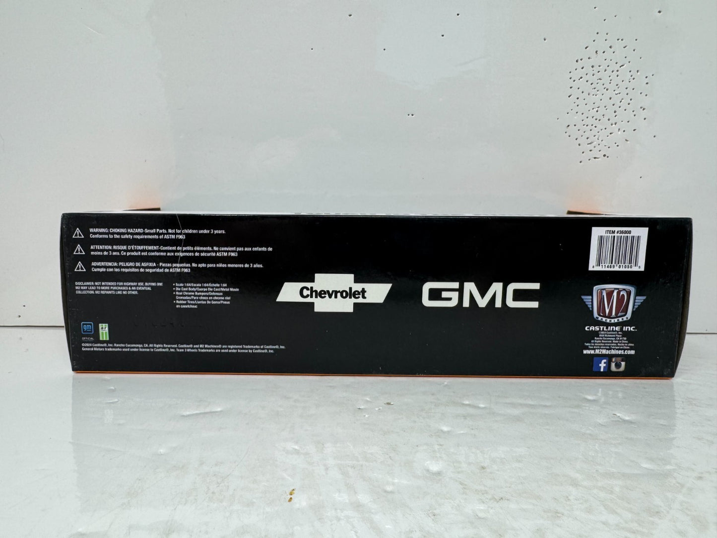 M2 Machines 1973 Chevrolet Cheyenne Super 30 & GMC Sierra Grande 15 1:64 Diecast